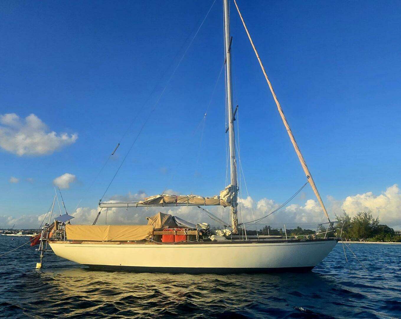 1963 Camper & Nicholsons 36 - Image 2