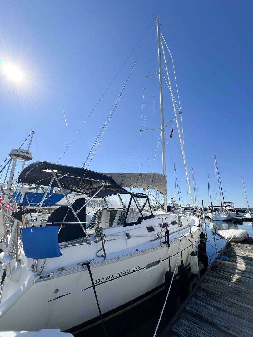 2007 Beneteau 373 - Image 4