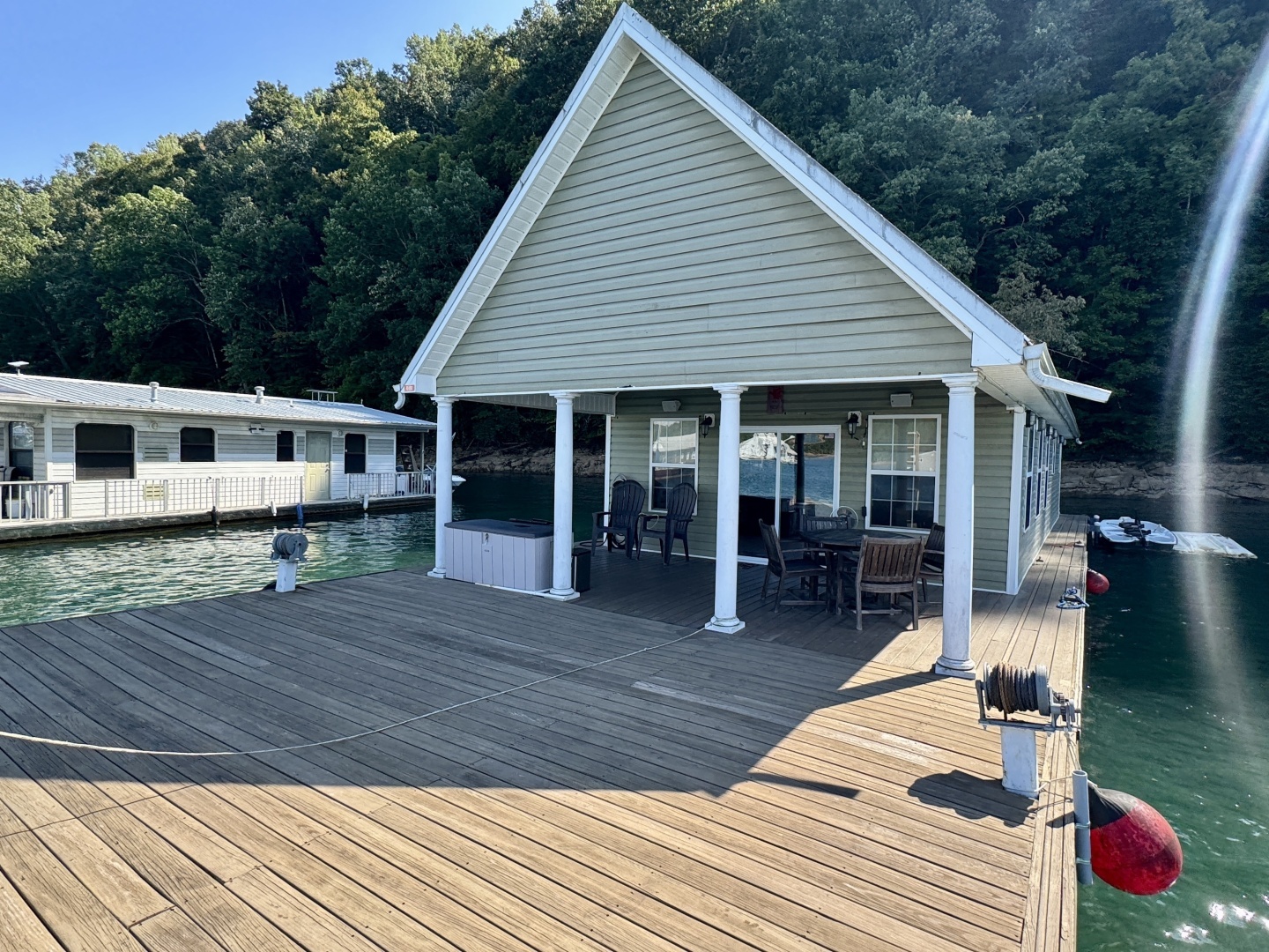 2006 Custom 20 x 43 Floating Cabin - Approx 812sqft - Image 18