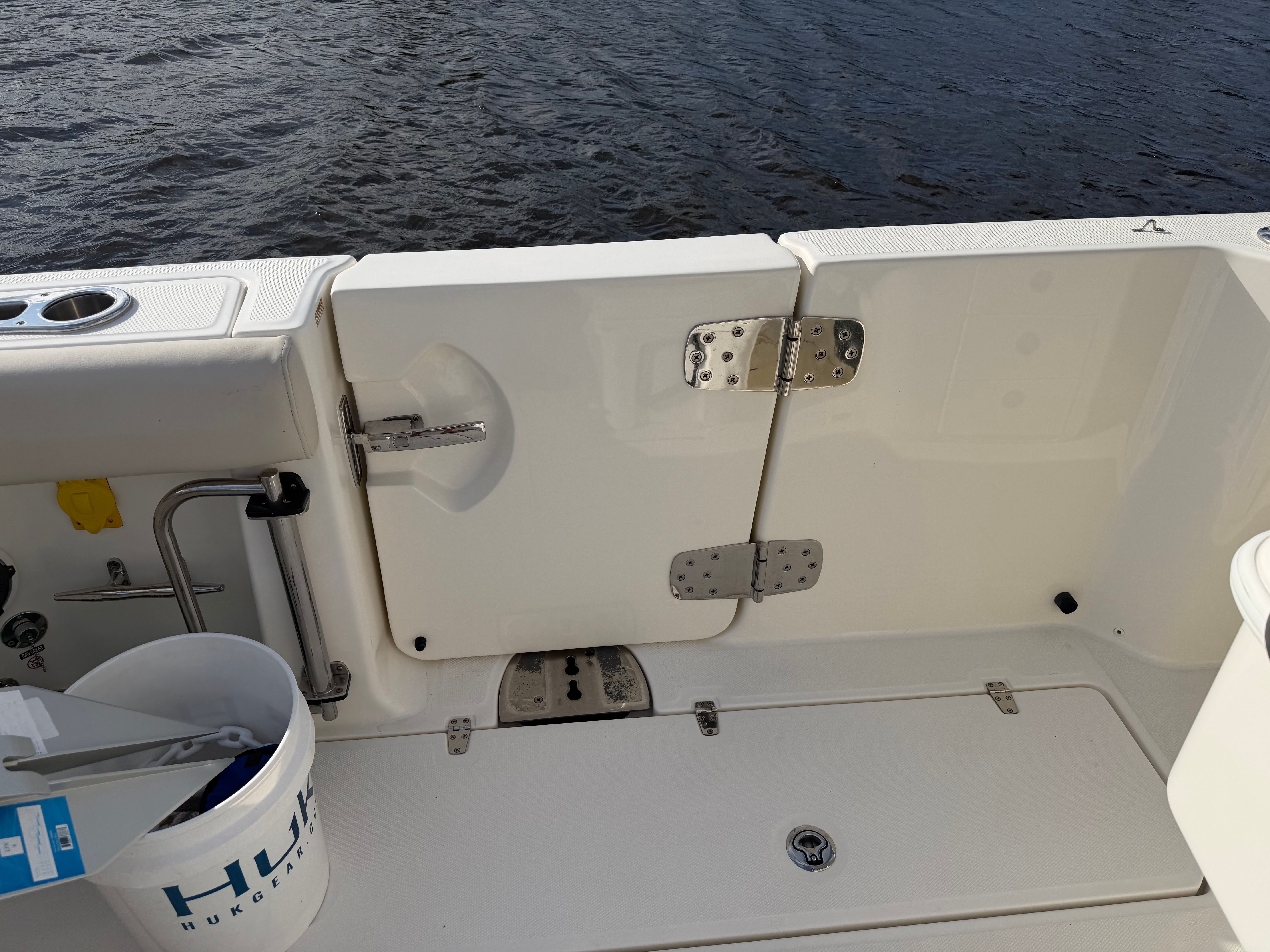2021 Boston Whaler 330 Outrage - 30