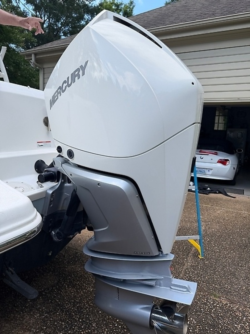 2020 Boston Whaler Vantage 230 - Image 5