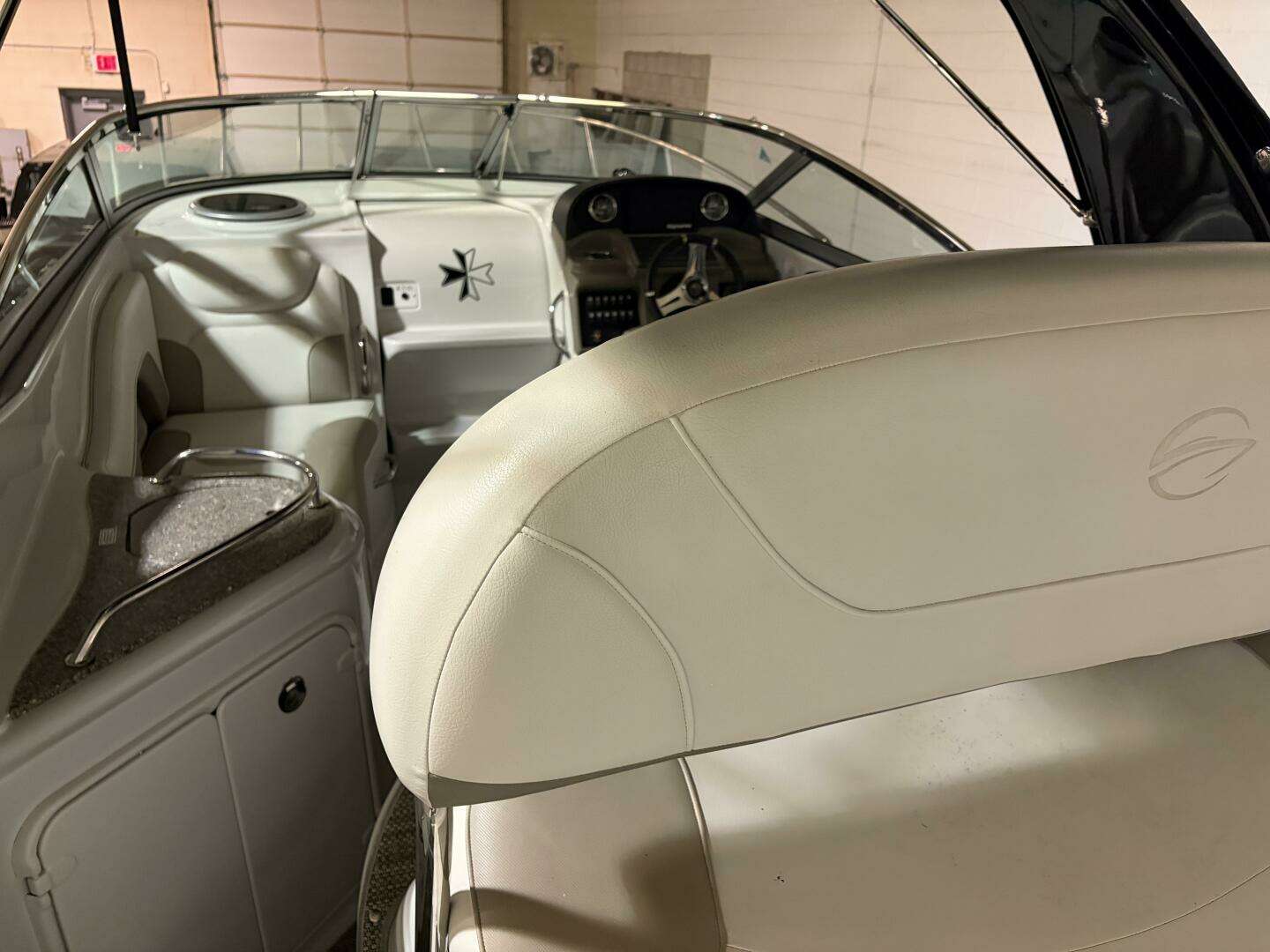 2019 Crownline 264 CR - Image 6