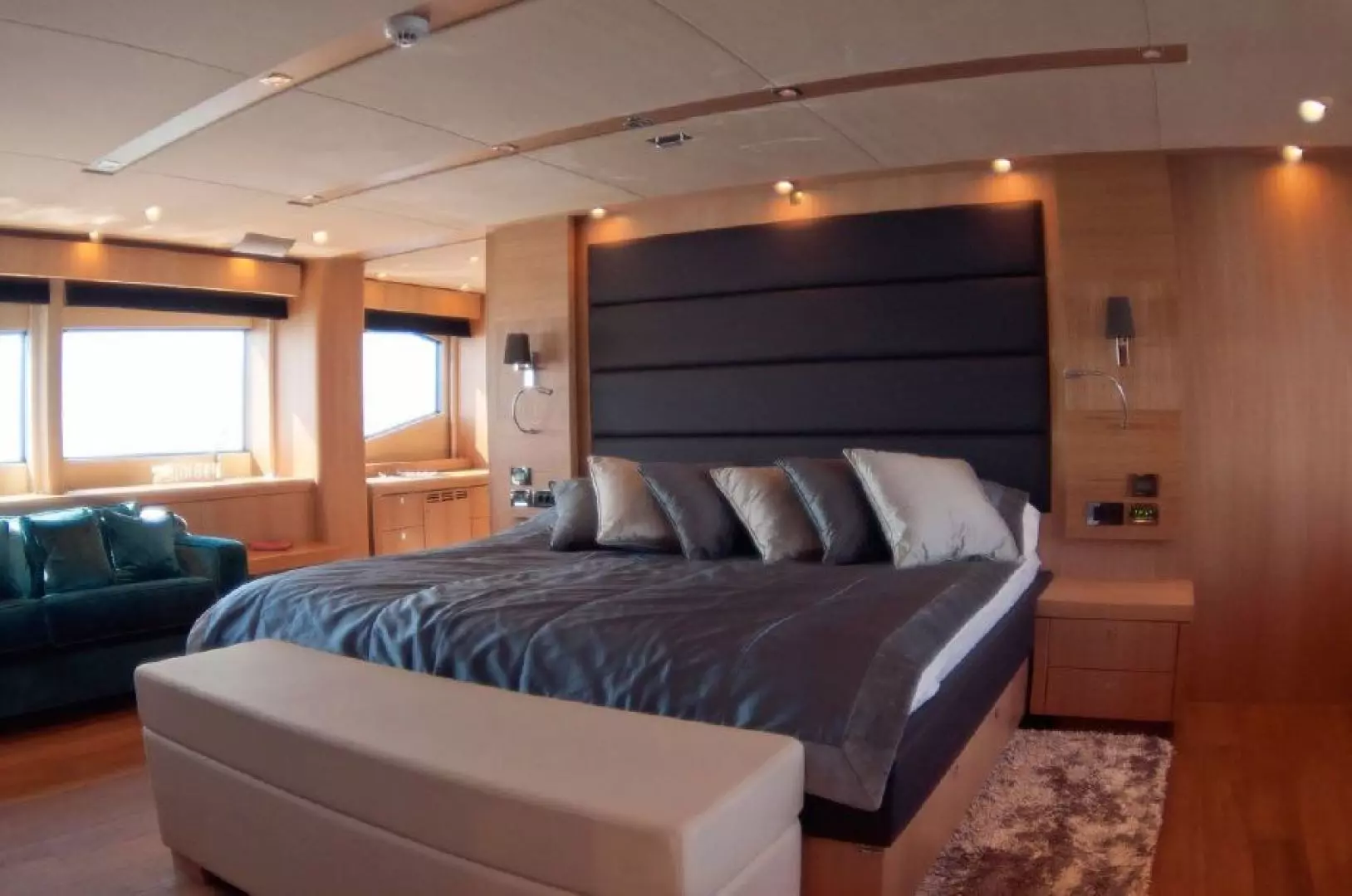 2011 Sunseeker Yacht - Image 40
