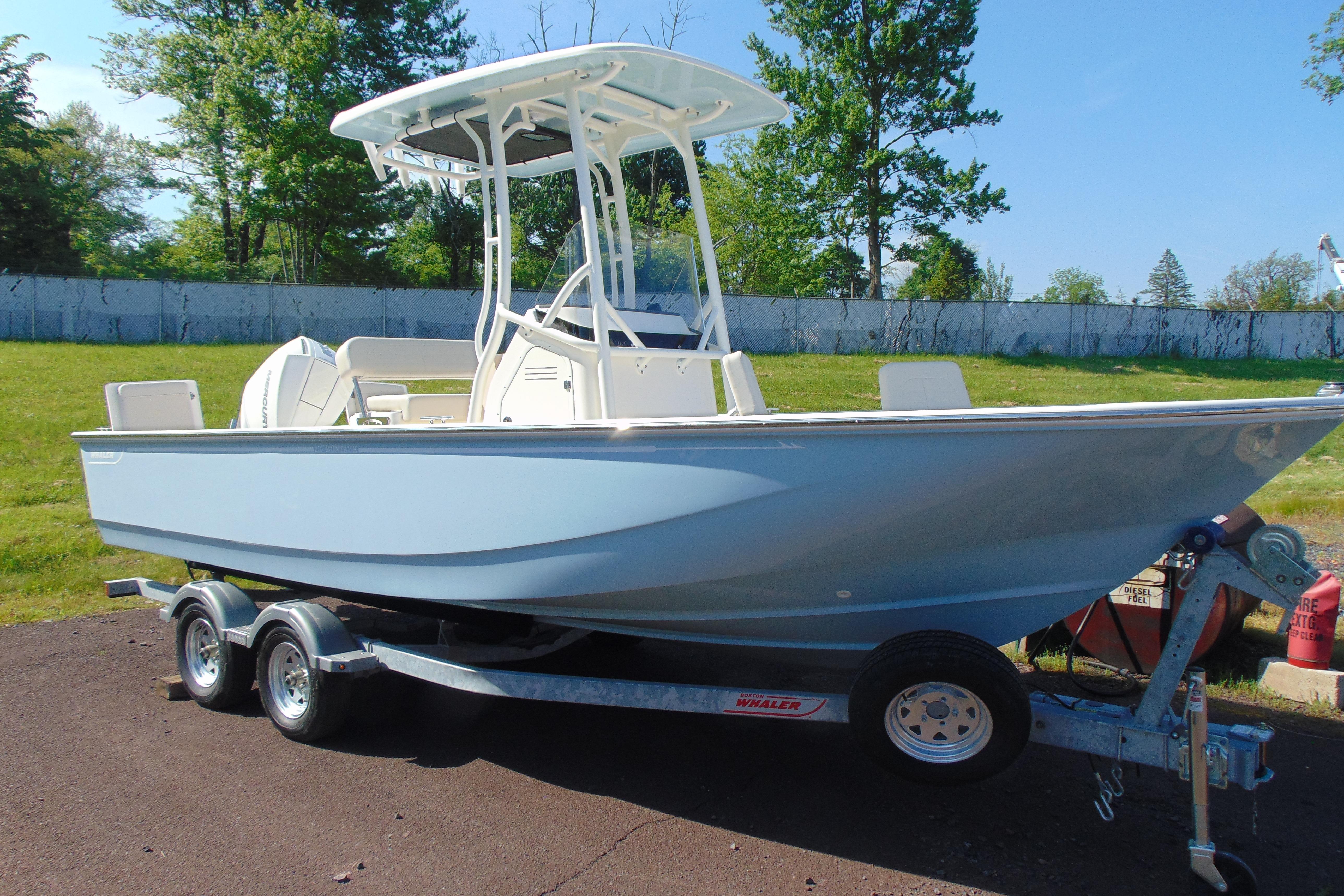 2026 Boston Whaler 210 Montauk