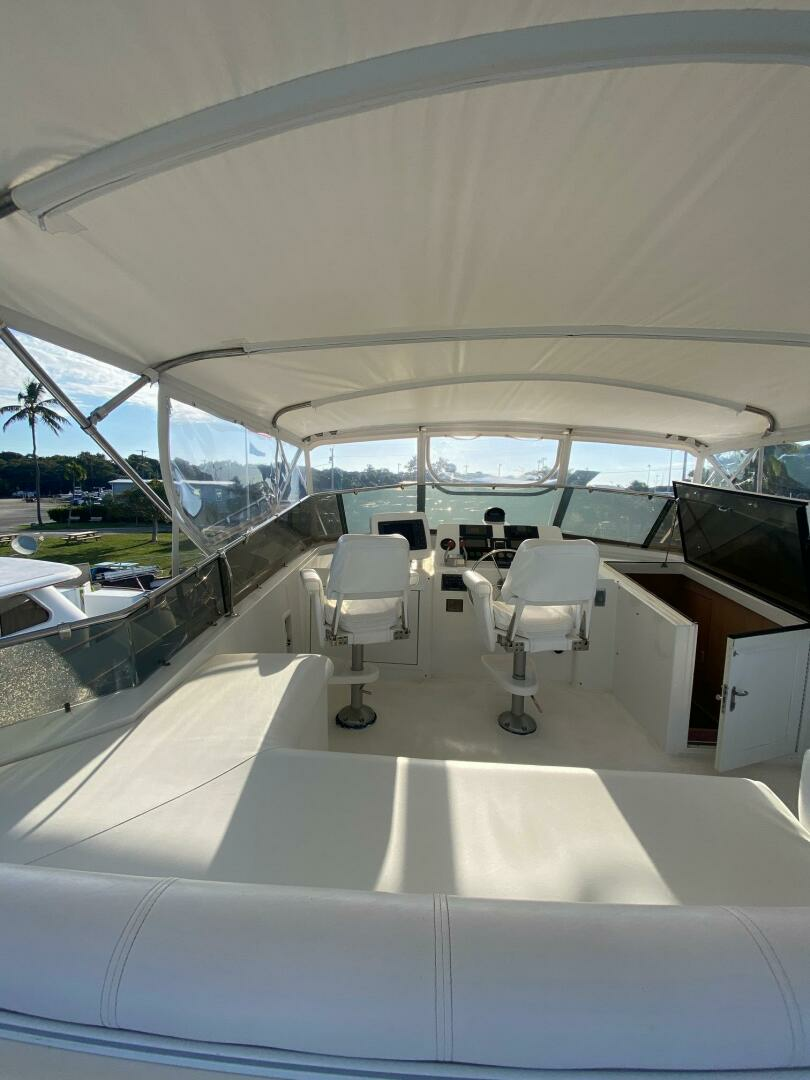 1994 Hatteras 70 Cockpit Motor Yacht - Image 17
