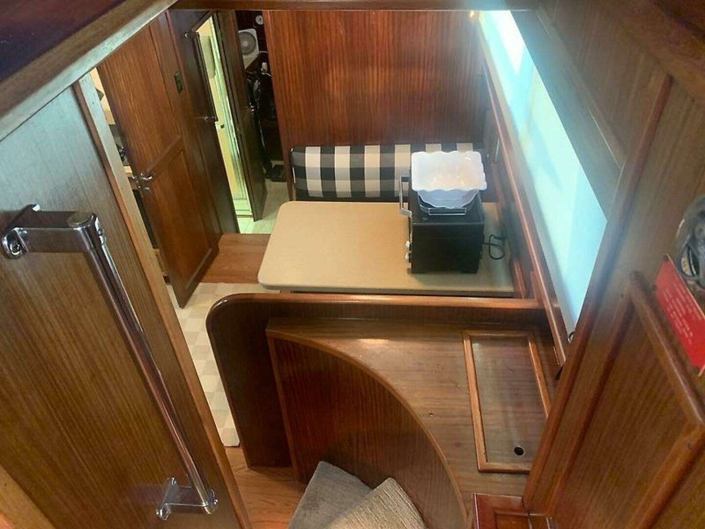 1984 Hatteras 53 - Image 29