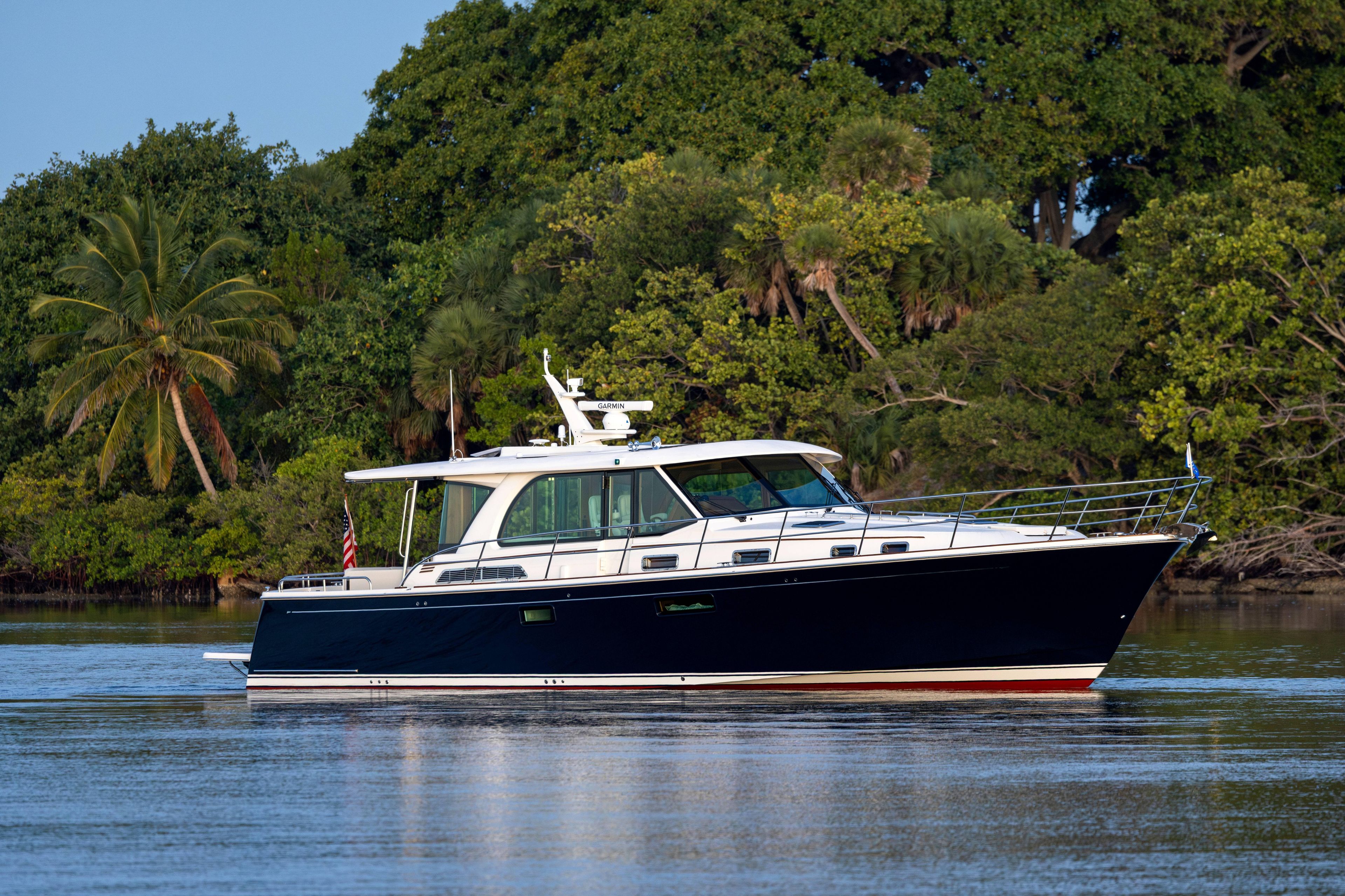 2027 Sabre 51 Salon Express