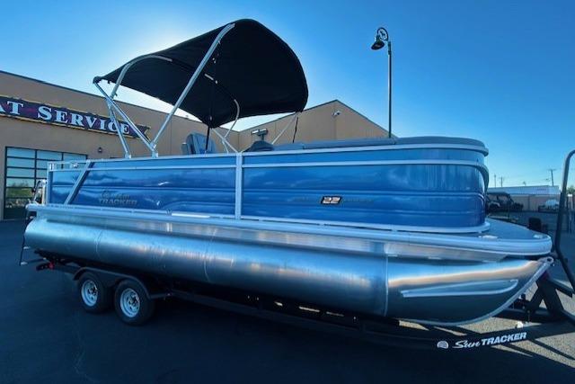 2026 Sun Tracker Party Barge 22 RF XP3