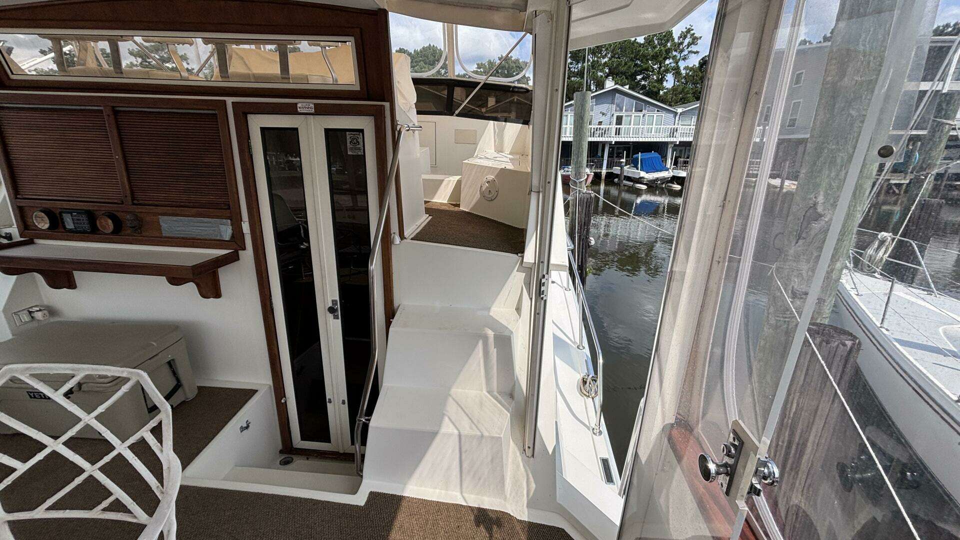 1988 Viking Motor Yacht - Image 12