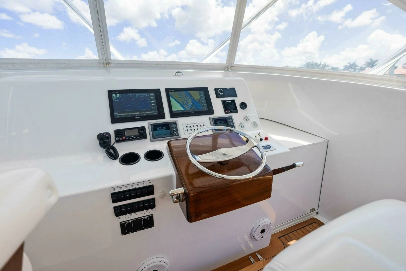 2018 Custom Carolina 35 Express - Image 24