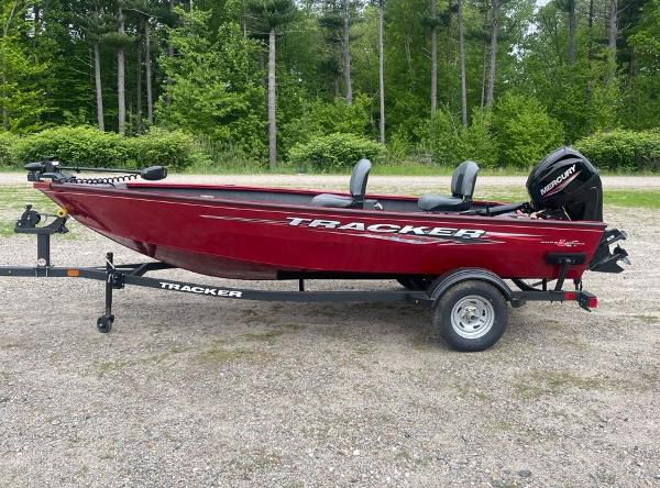 2025 Tracker Super Guide V-16 T