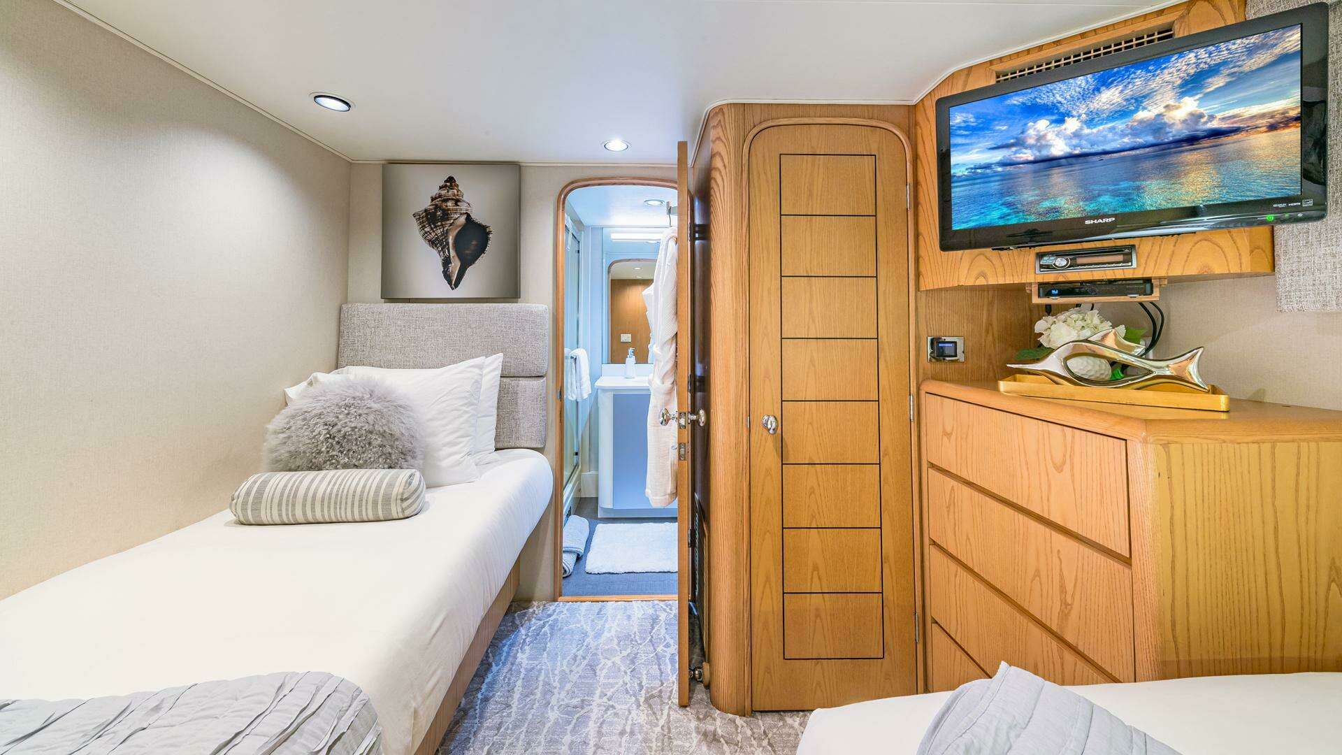 1997 Broward Raised Pilothouse - Image 38