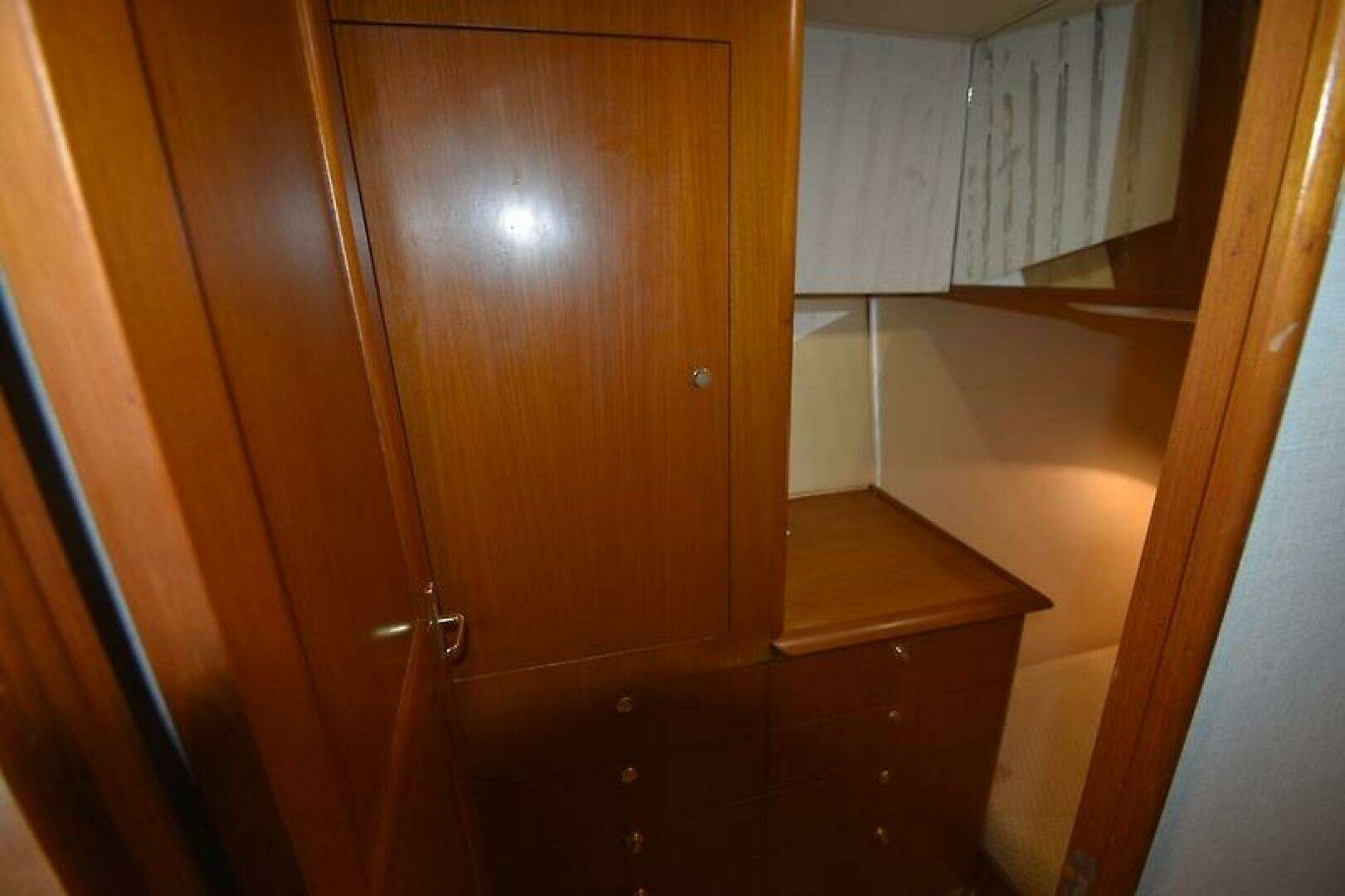 1997 Ocean 48 Convertible - Image 37