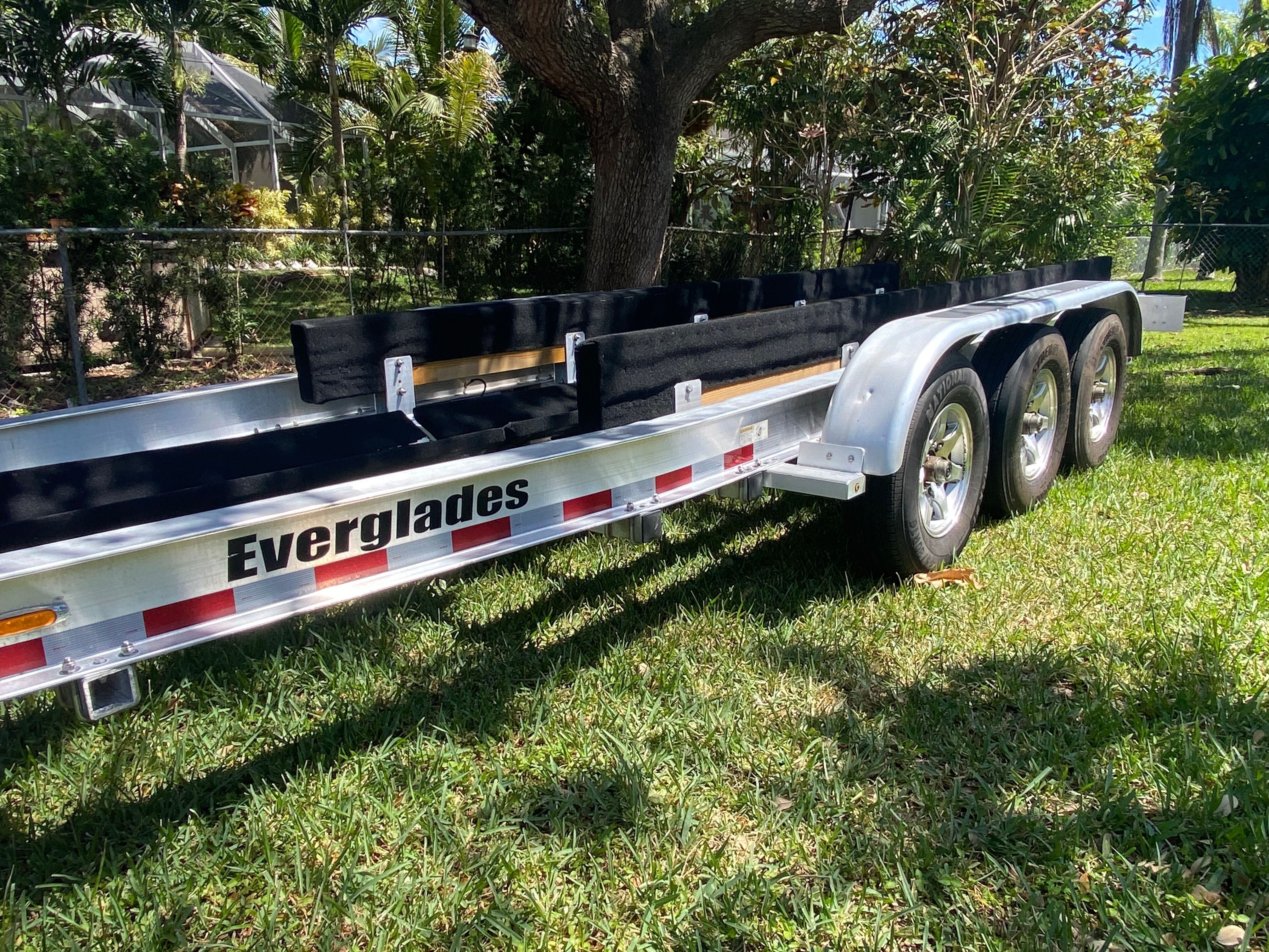 2009 Everglades 365 Center Console - 137