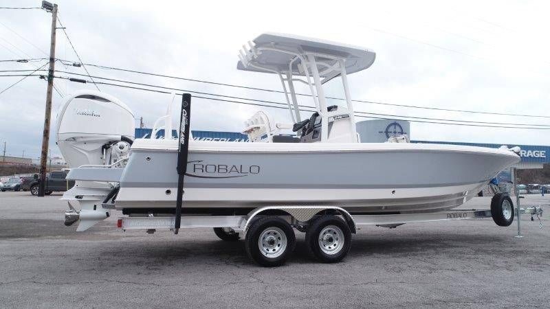 2026 Robalo 246 Cayman - 6