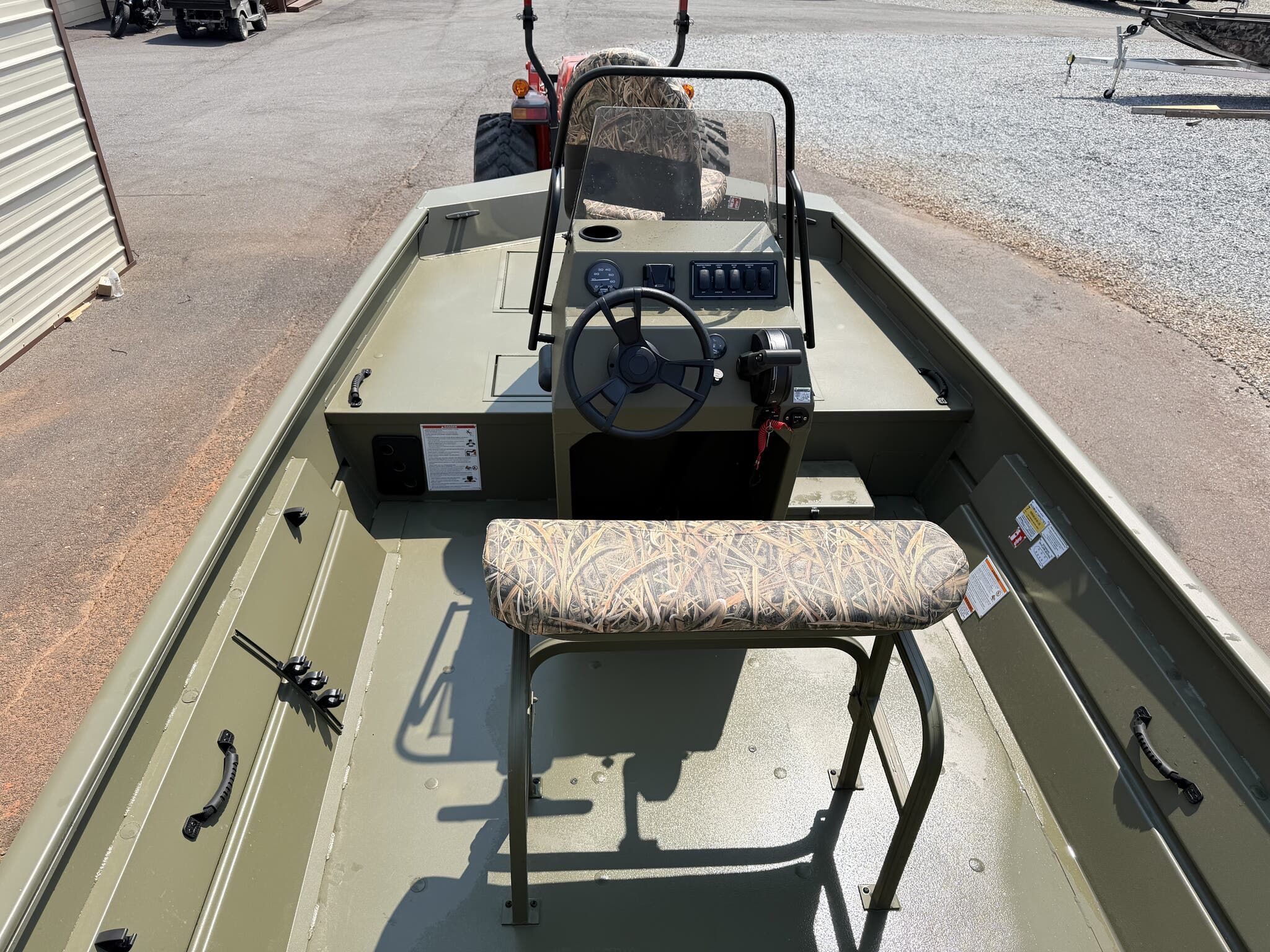 2026 Lowe Roughneck Center Console JET 80 - 9