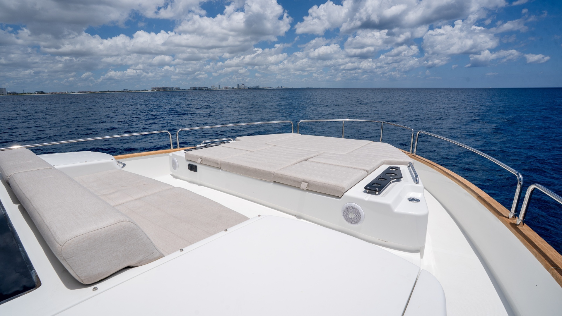 2025 Sirena 58 - Image 36