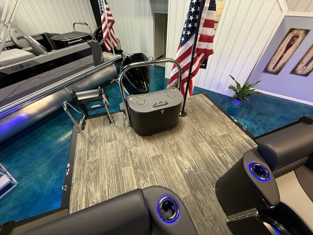 2026 Tahoe Cascade - 25 FT Quad Lounger - 15
