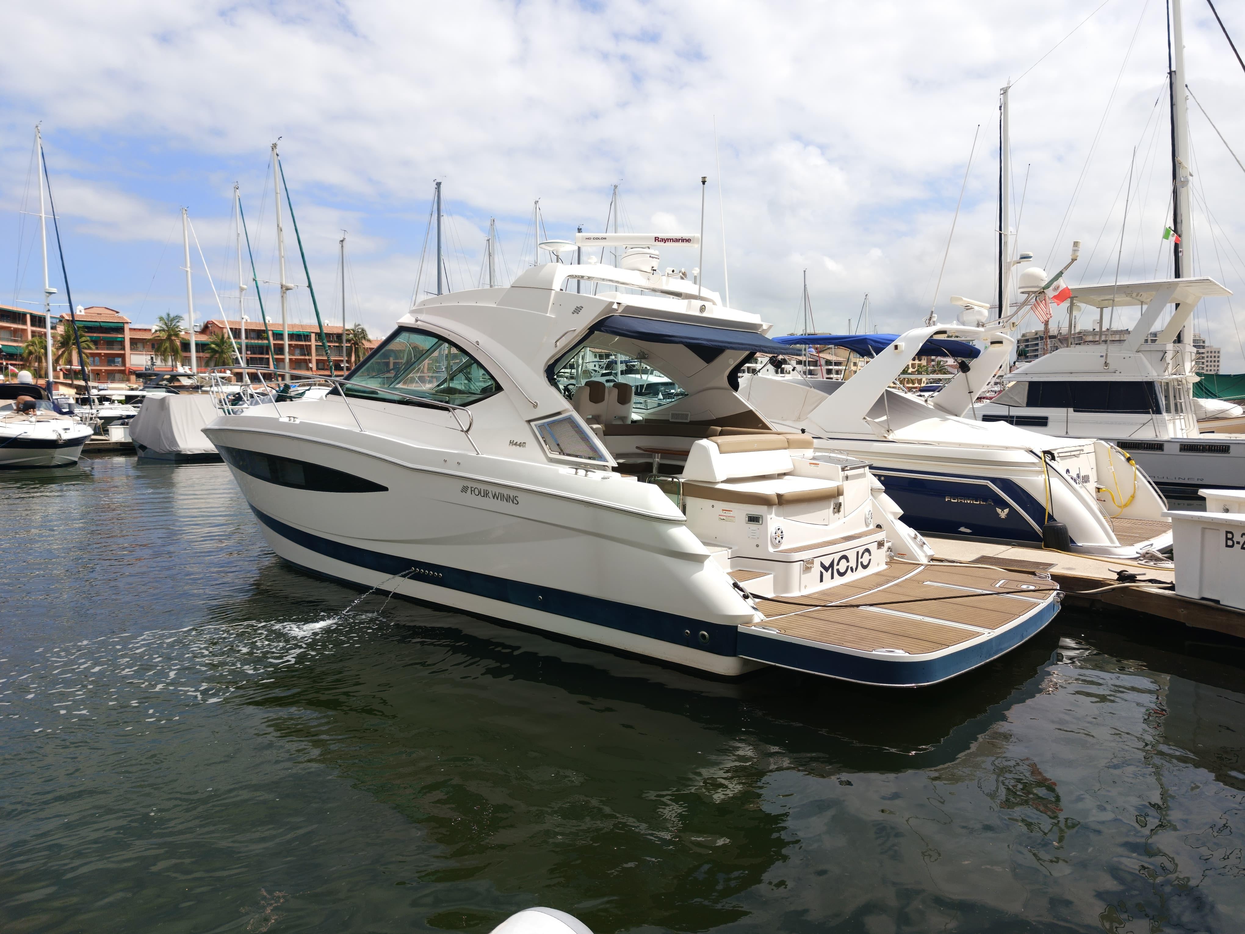 2016 Four Winns H440