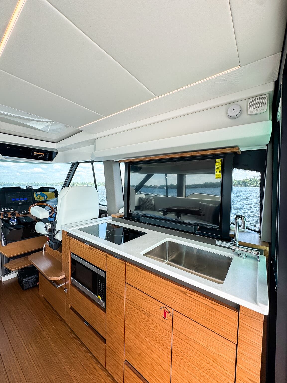 2026 Tiara Yachts 43LE - 5