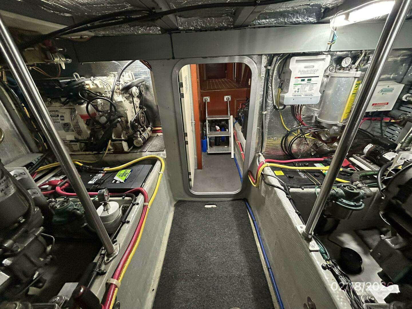 2004 Mainship 430 - Image 69