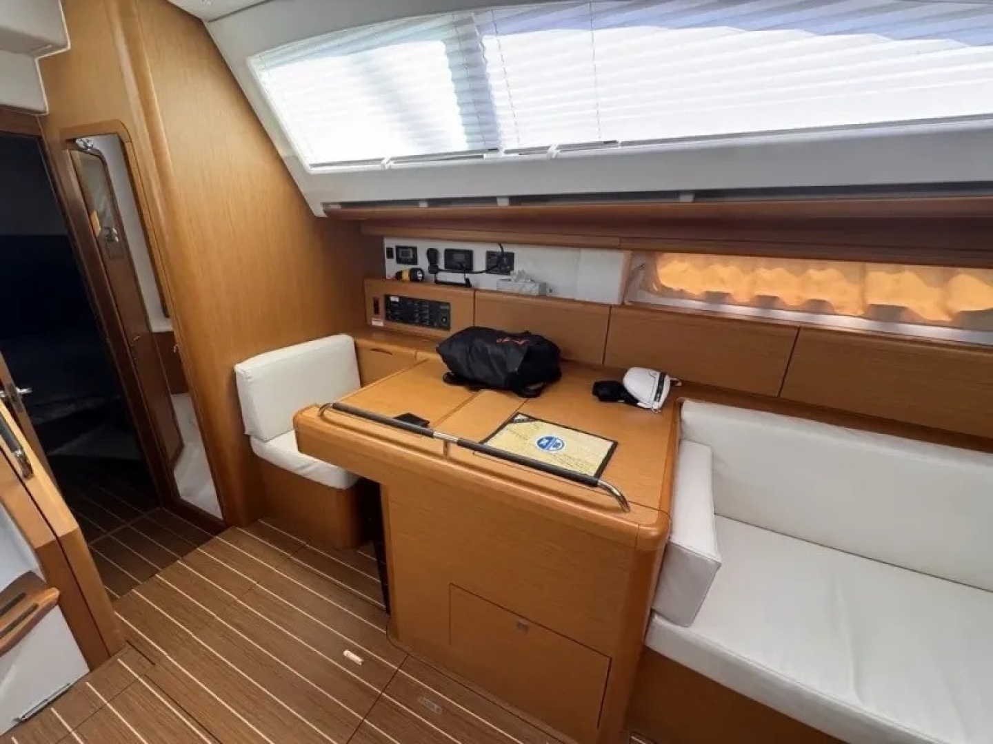 2011 Jeanneau 50 Deck Saloon - Image 19