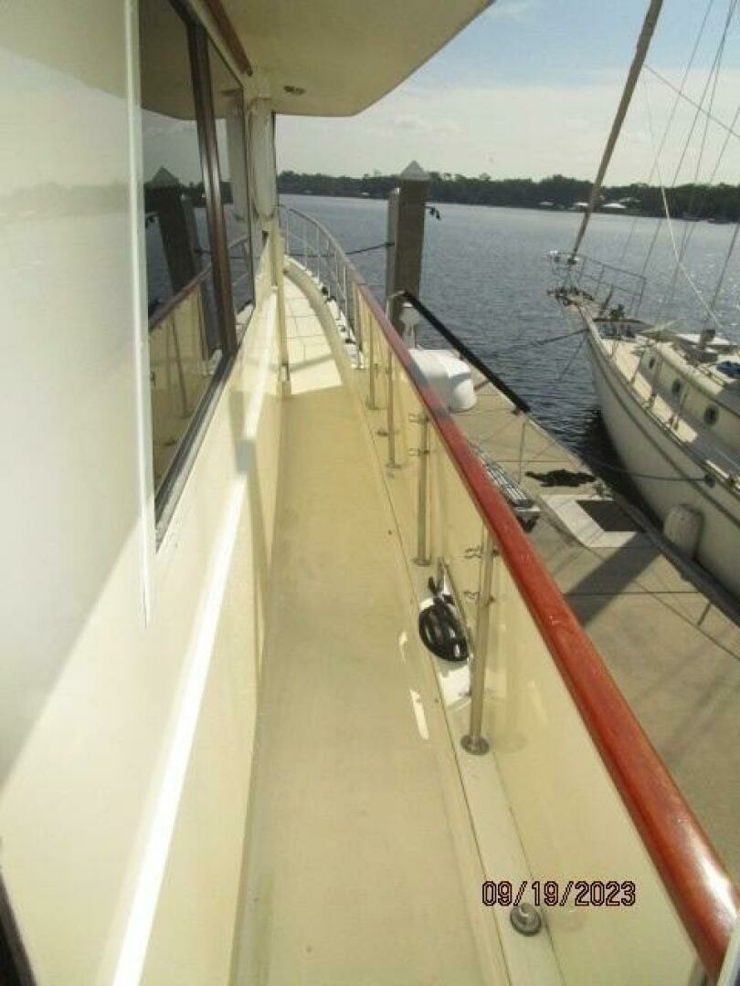 1986 Hatteras 63 CPMY - Image 12