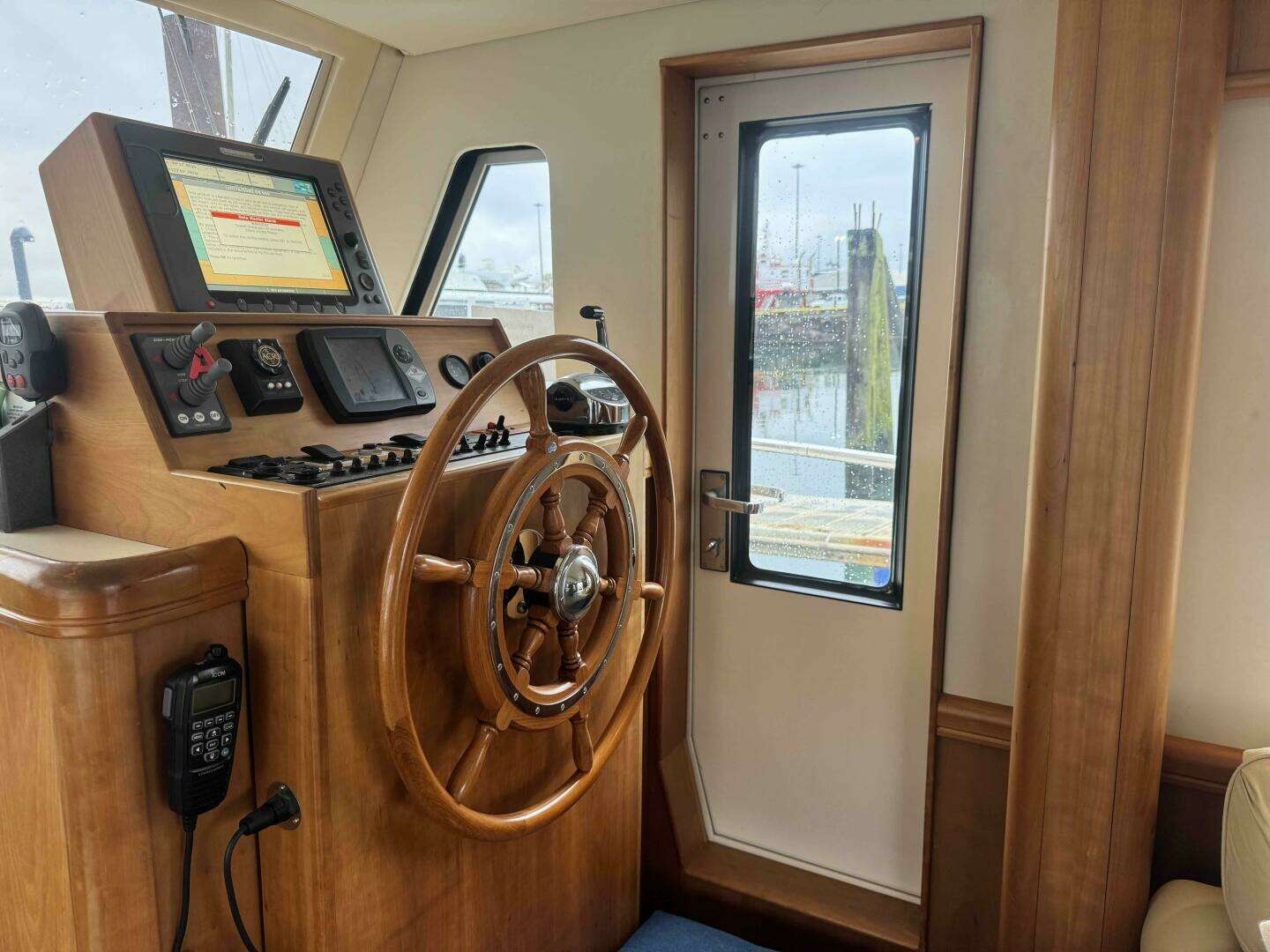 2006 Mainship — - Image 13