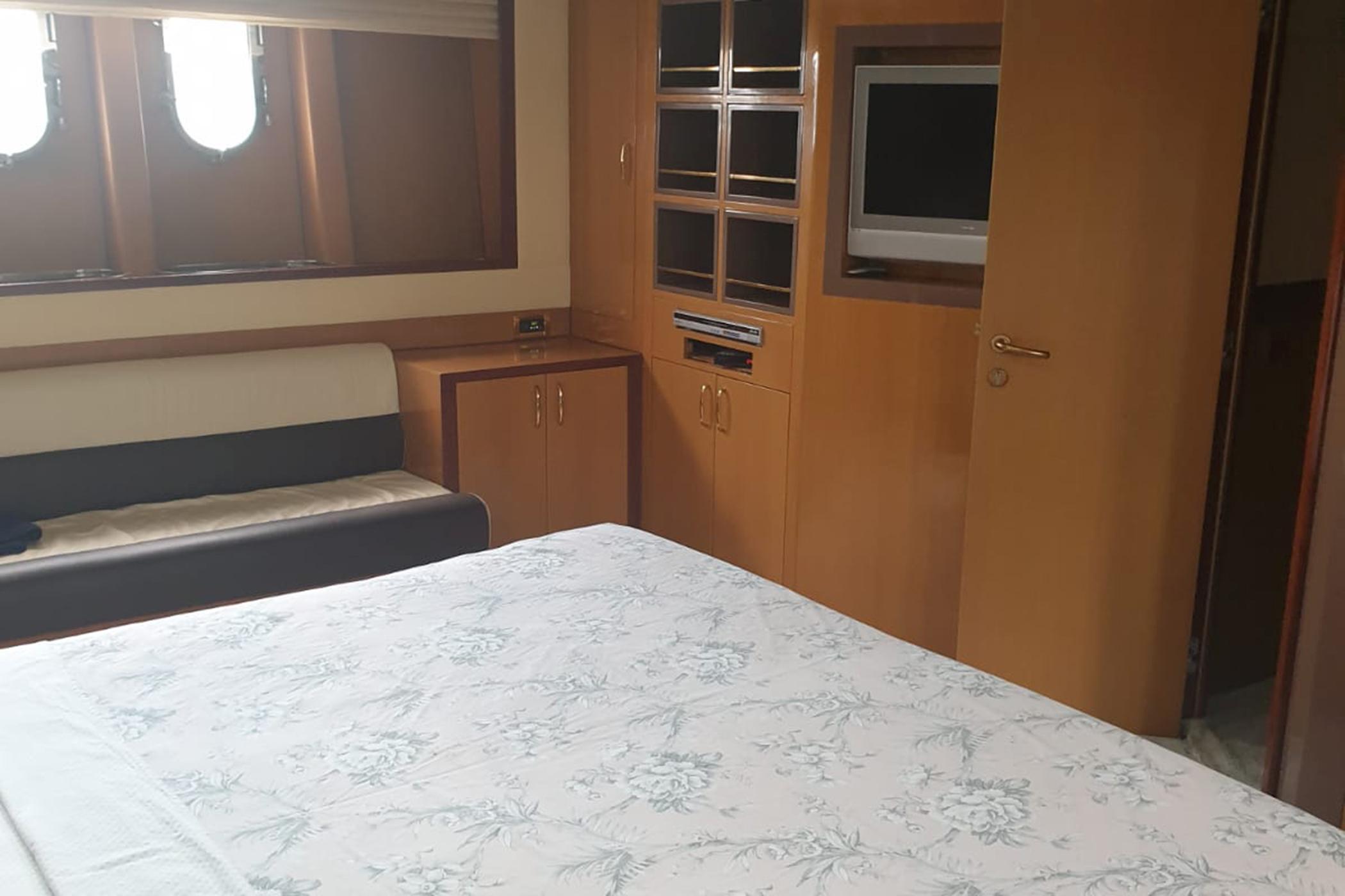 Custom 28M