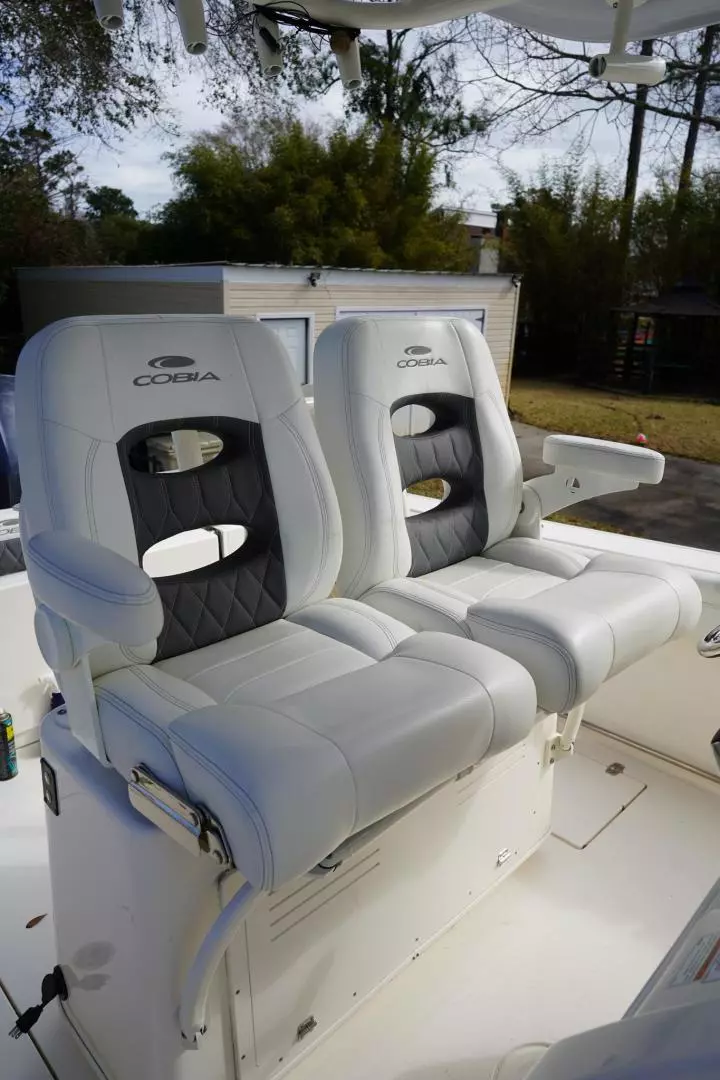 2022 Cobia 262 - Image 11