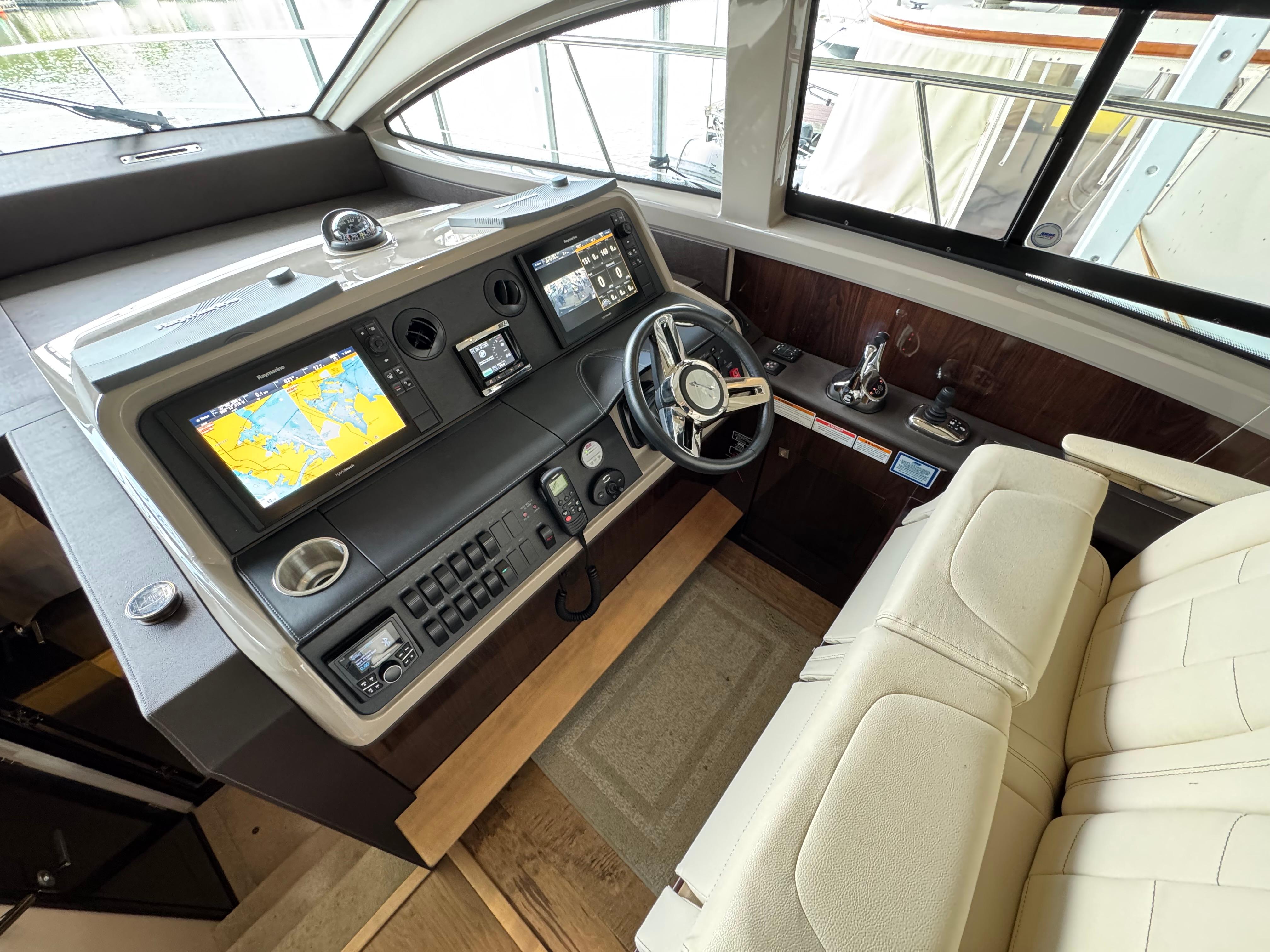 2017 Sea Ray Sundancer 400 - 55