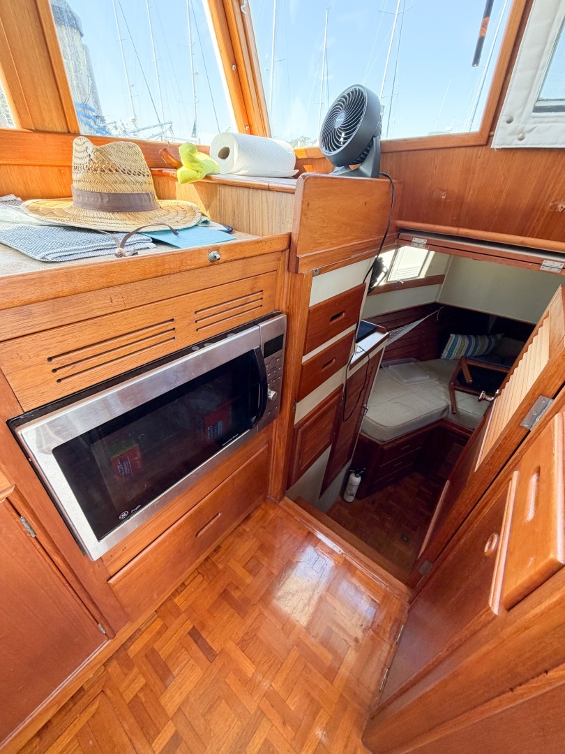 1991 Grand Banks 36 - Image 45