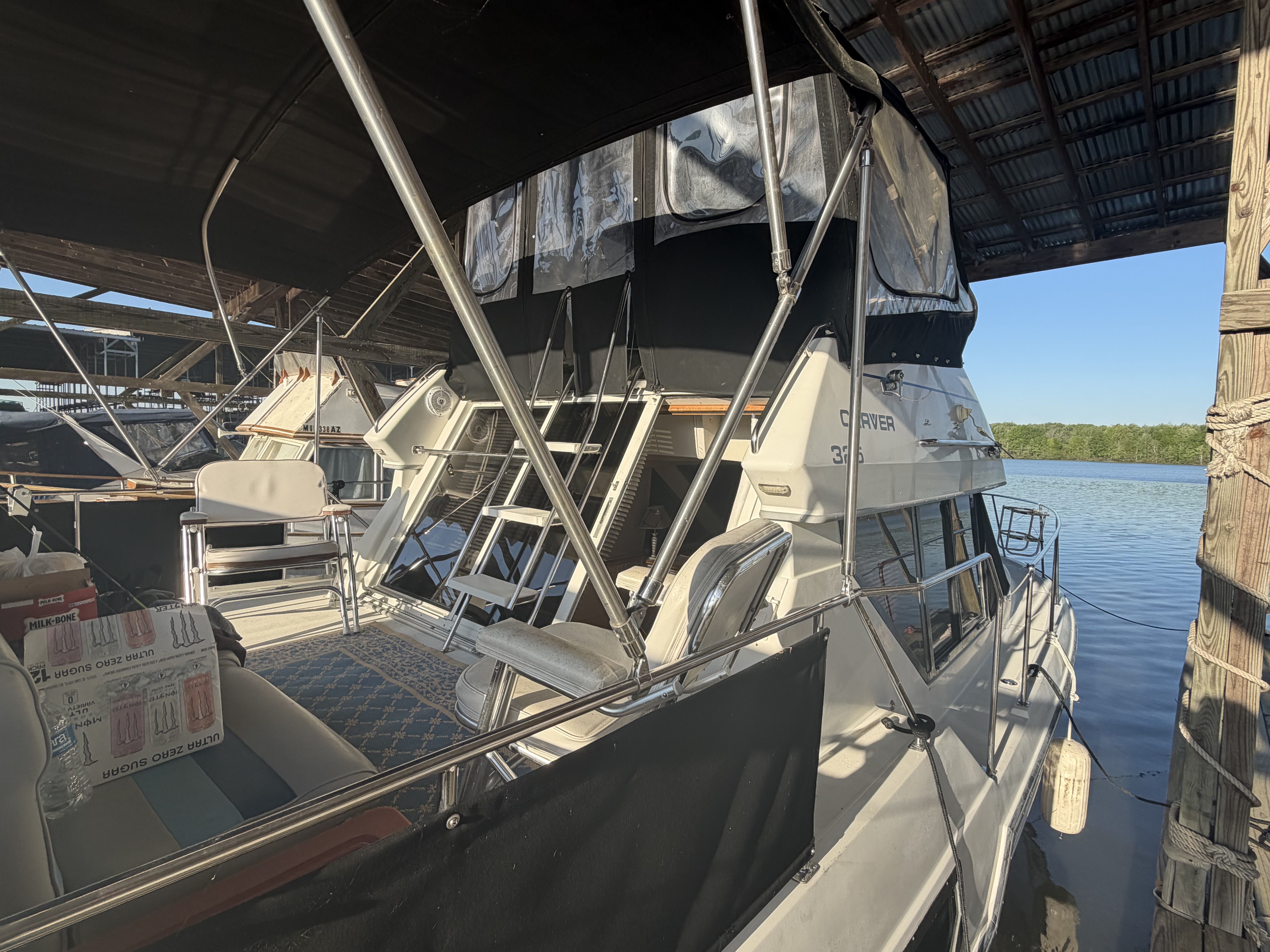 1995 Carver 325 Aft Cabin Motor Yacht - 7