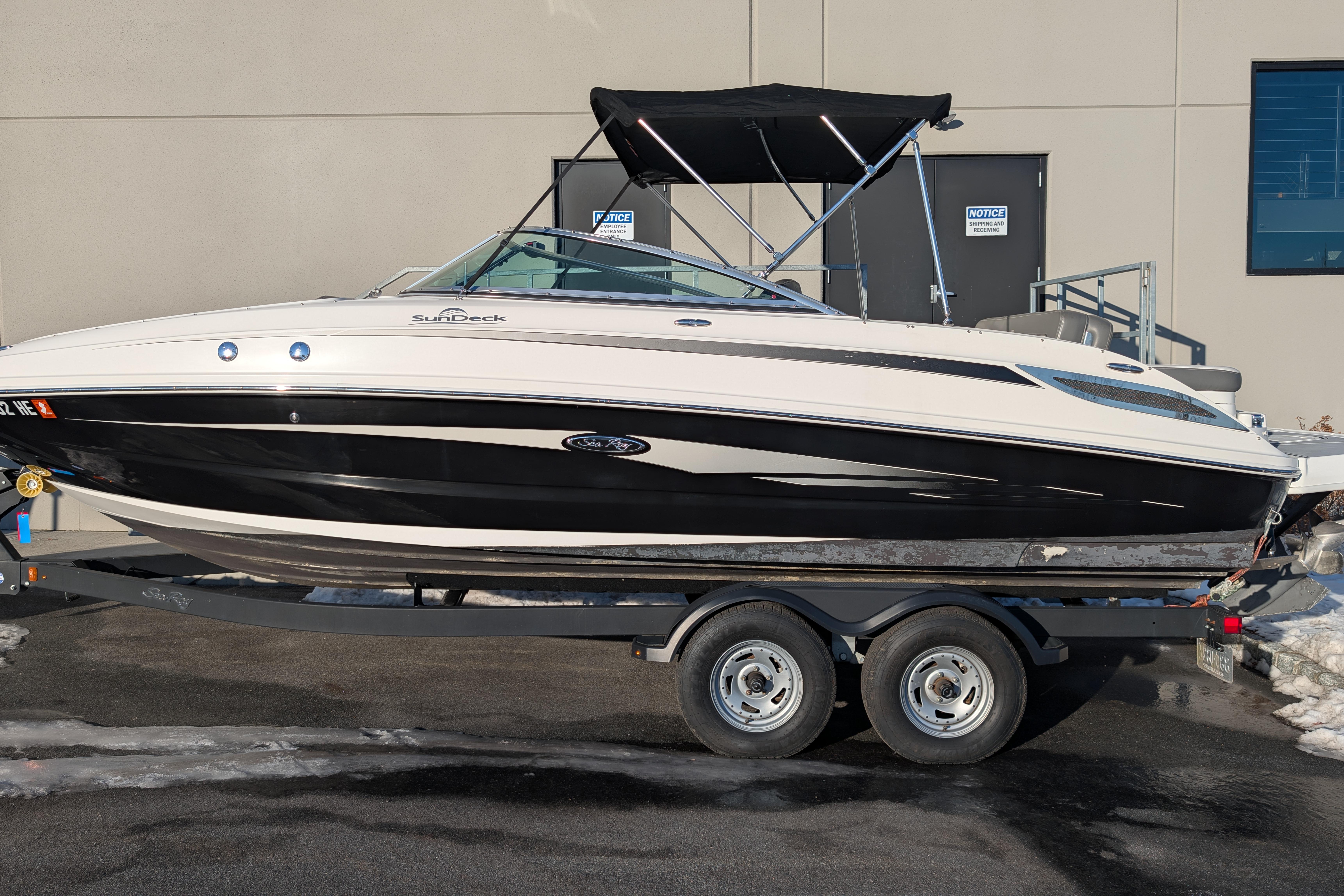 2011 Sea Ray 240 Sundeck