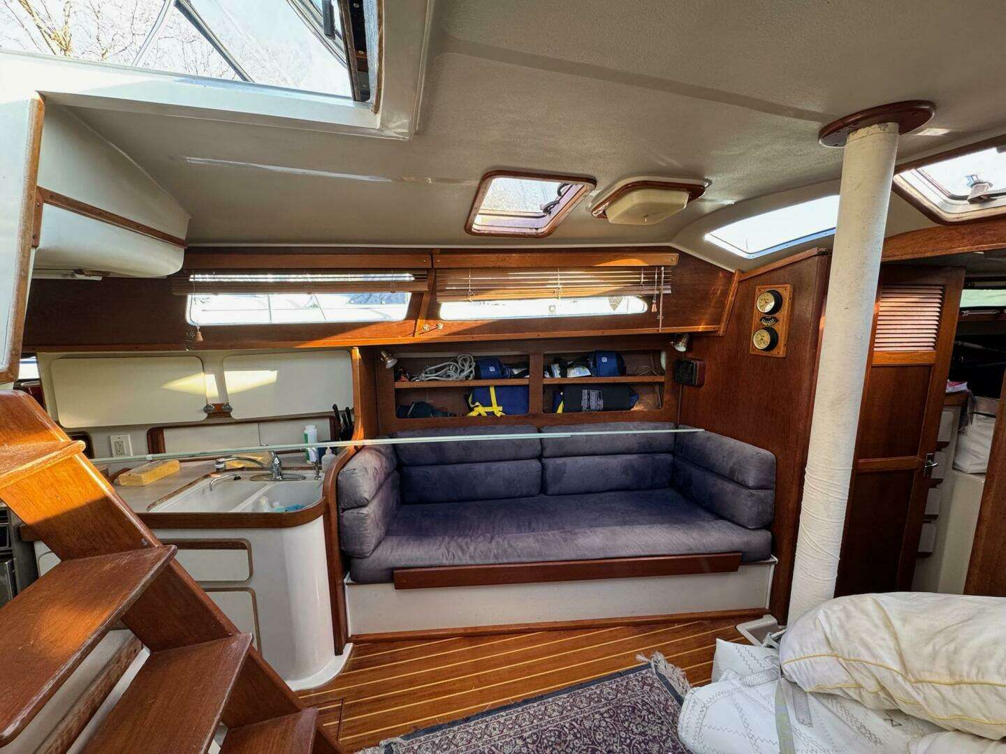 1987 Irwin 38 - Image 20