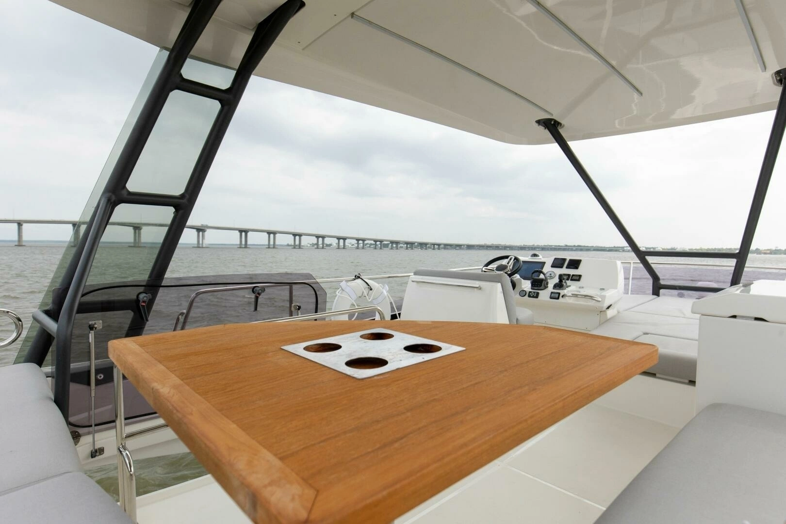 2023 Prestige 460 Flybridge - Image 40