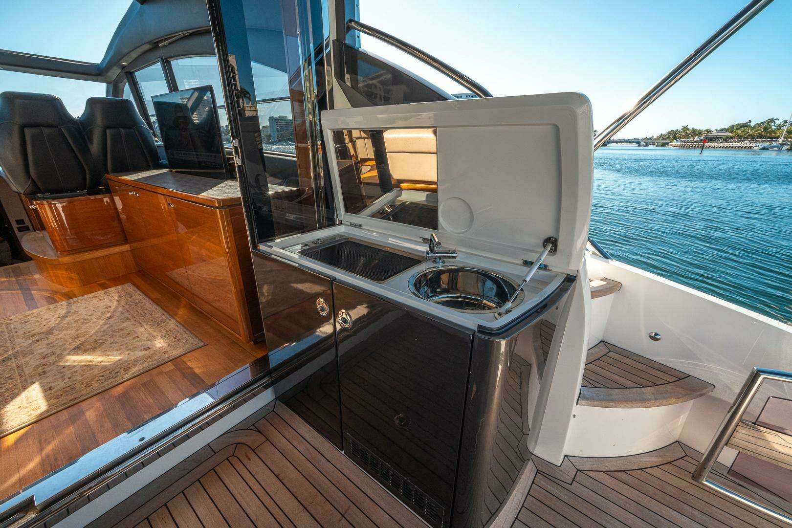2016 Princess V48 - Image 39