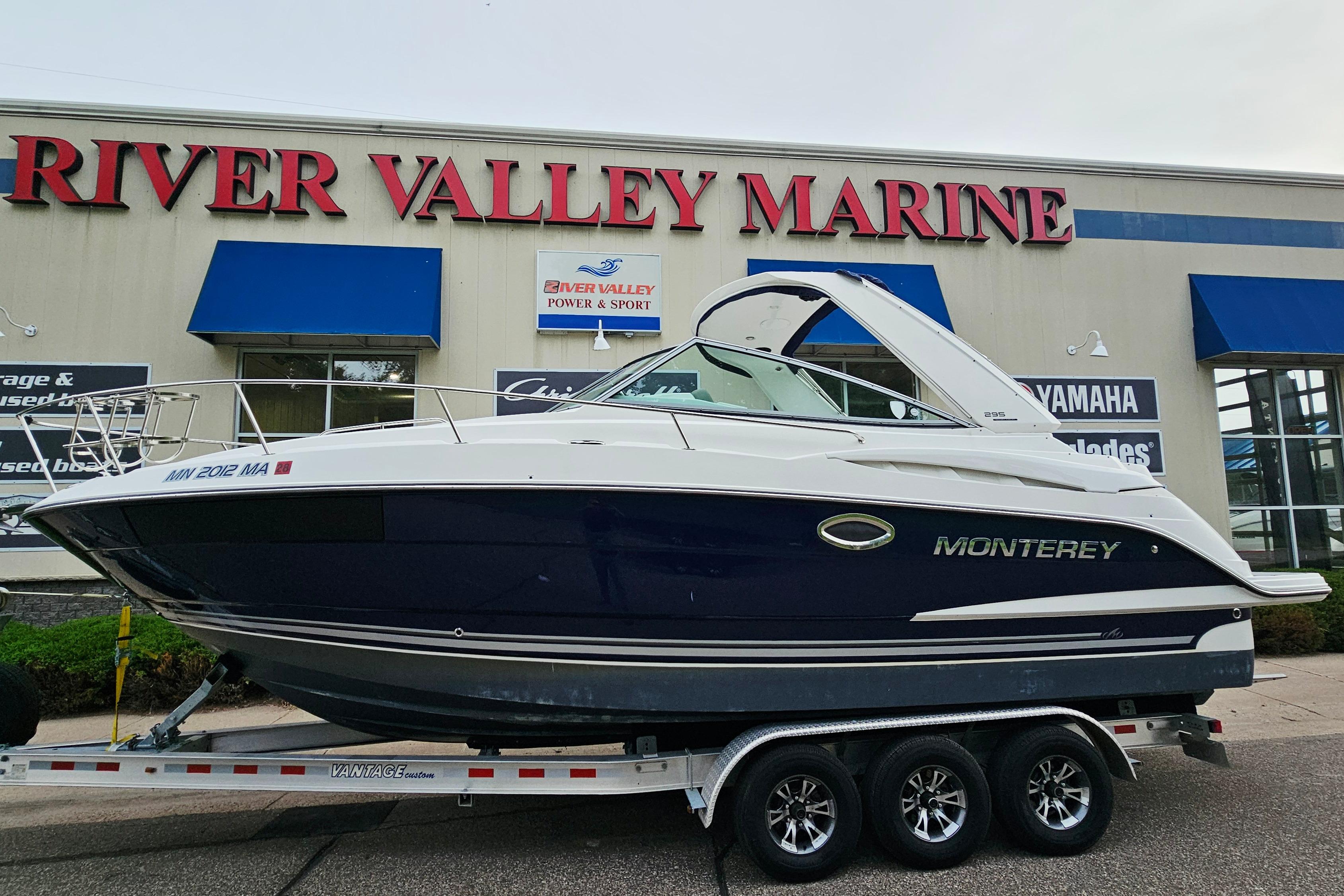 2016 Monterey 295 Sport Yacht