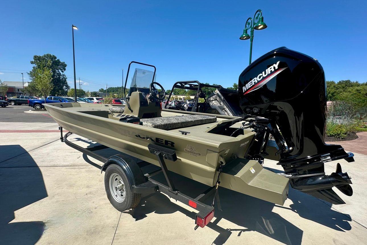 2026 Tracker Grizzly 2072 CC