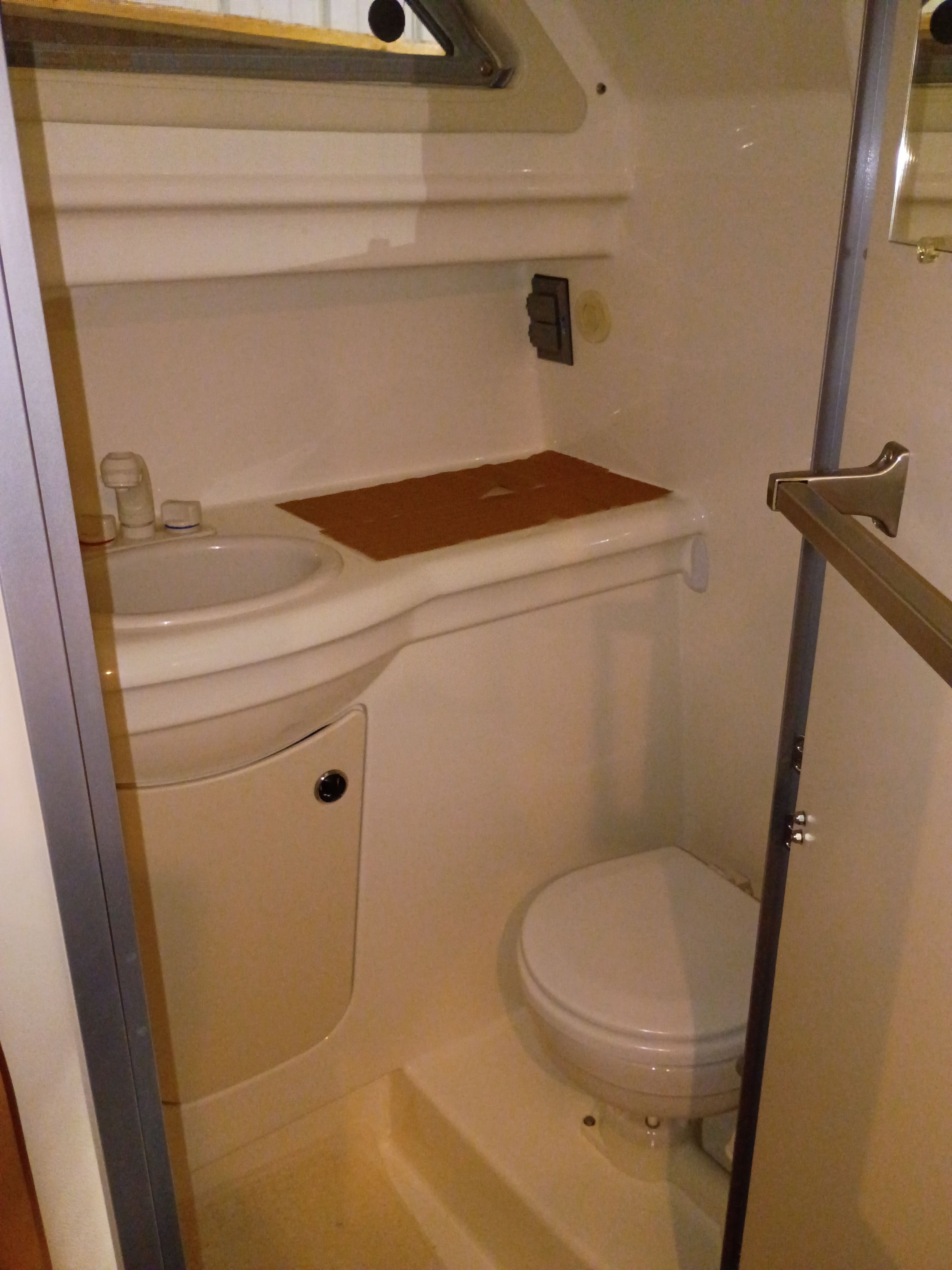 2008 Bayliner Discovery 246 Cruiser - 7