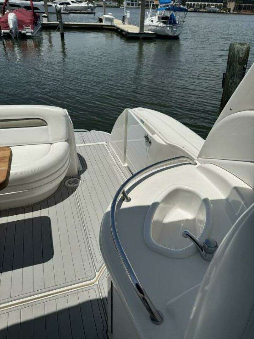 2007 Sea Ray 340 - Image 6