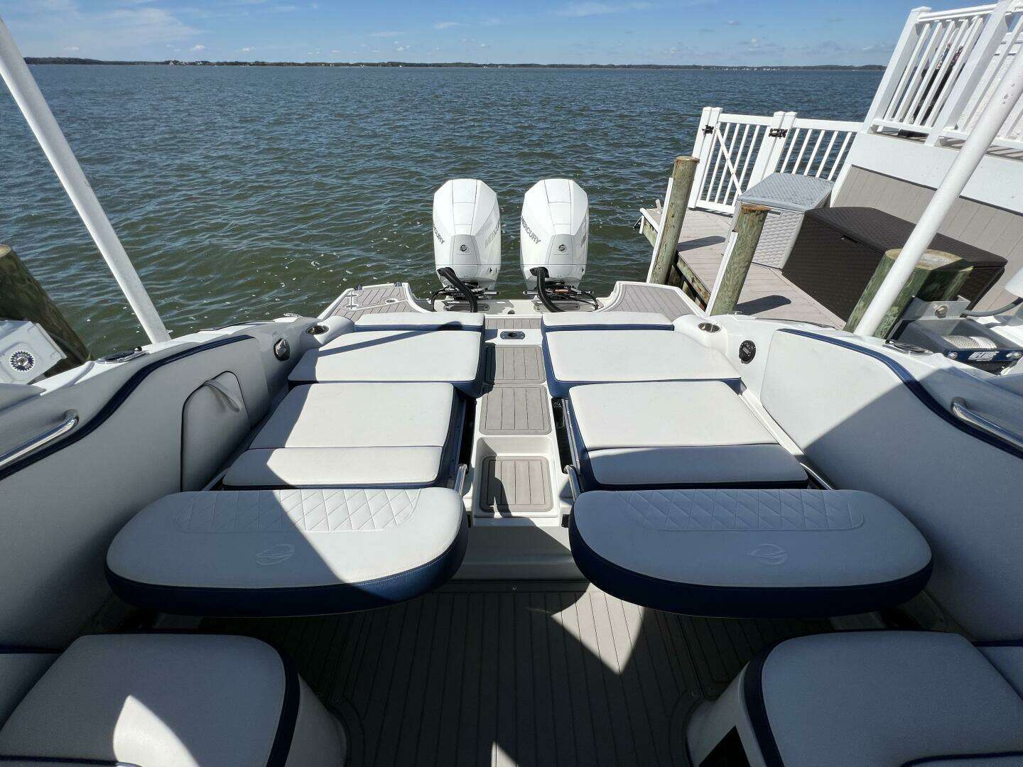 2022 Crownline E305 XS - Image 27