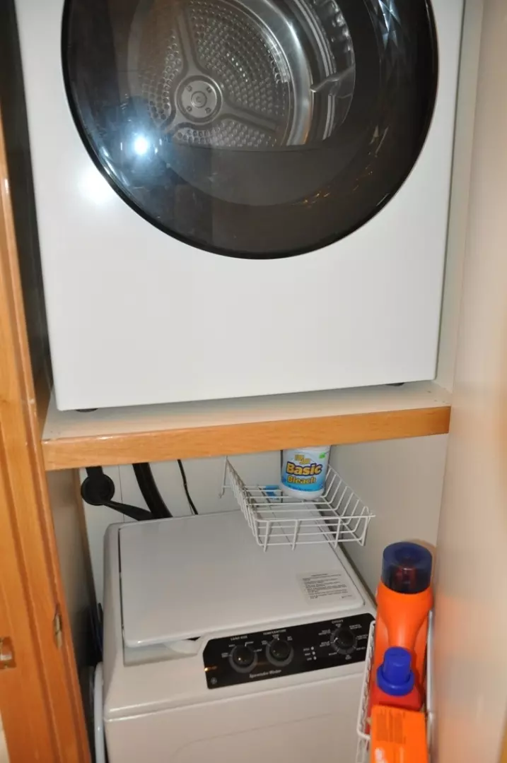 2003 McKinna 58 - Image 26
