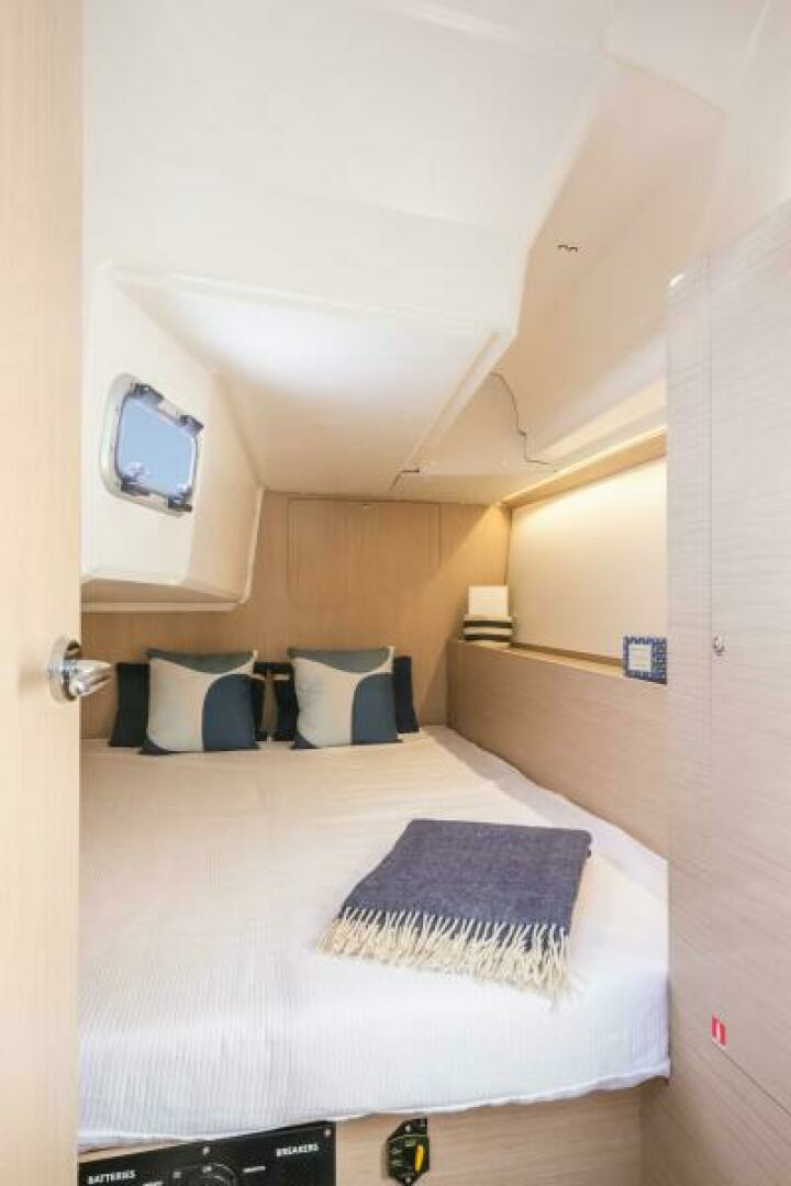 2024 Beneteau Oceanis 37.1 - Image 9