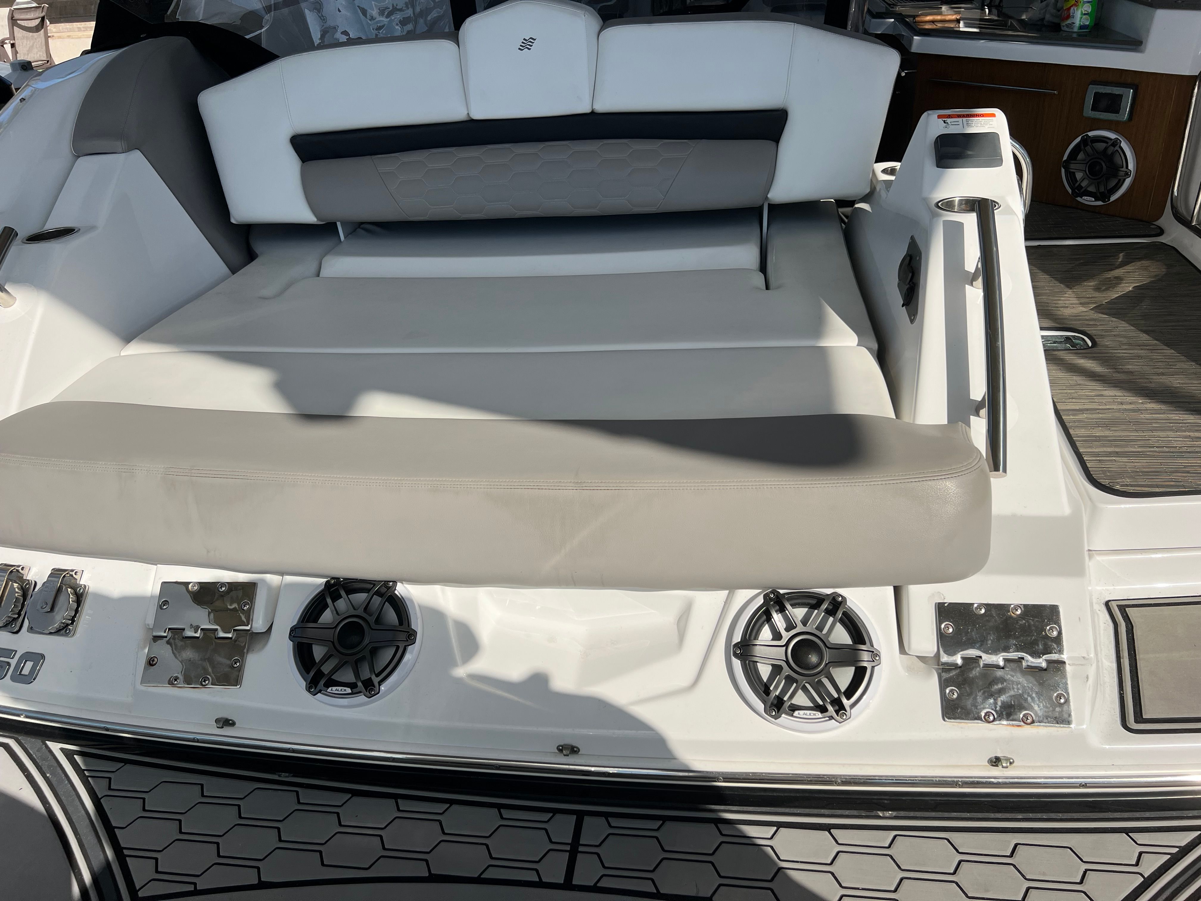 2023 Four Winns H350 - 39