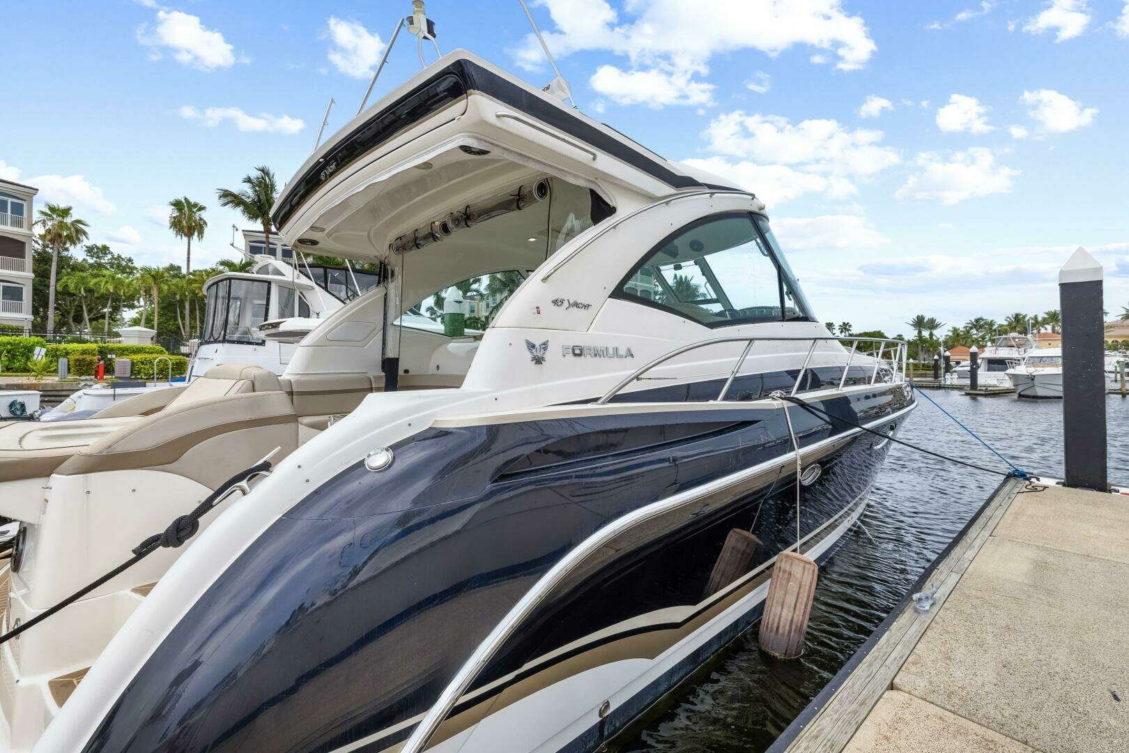 2016 Formula 45 Yacht - Image 3