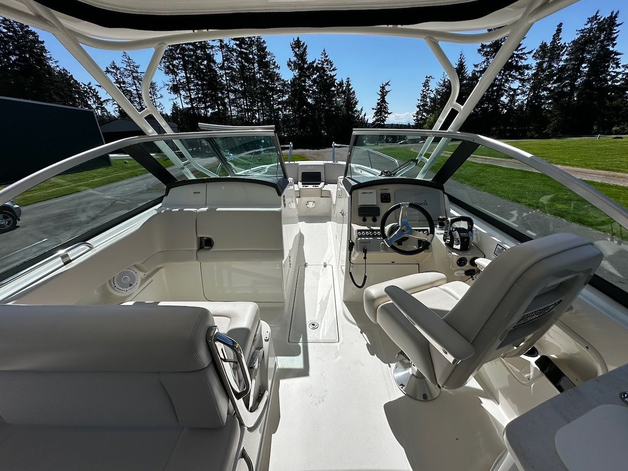 2016 Boston Whaler 270 Vantage - 12