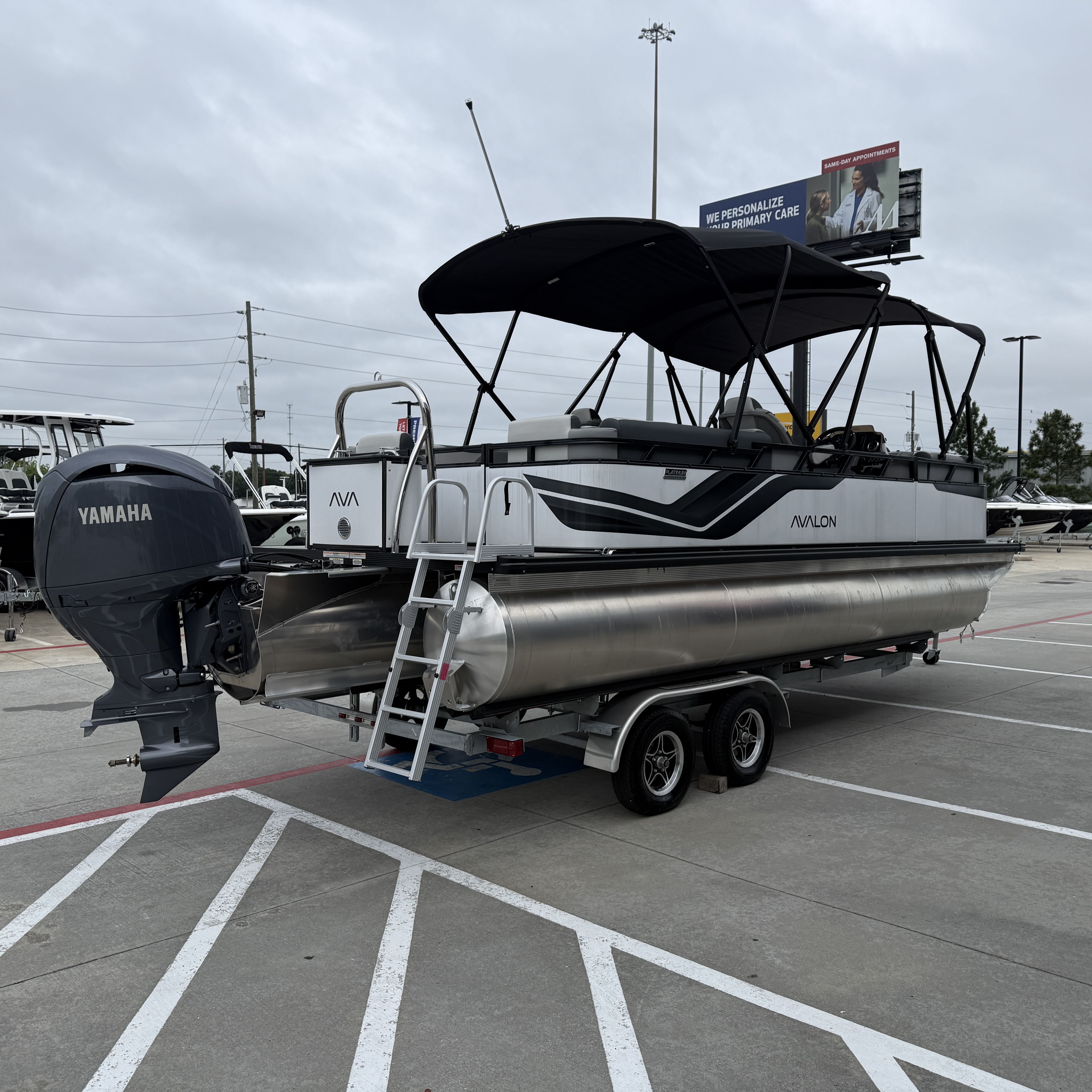 2025 Avalon Venture 85 Quad Lounge - 23' - 8