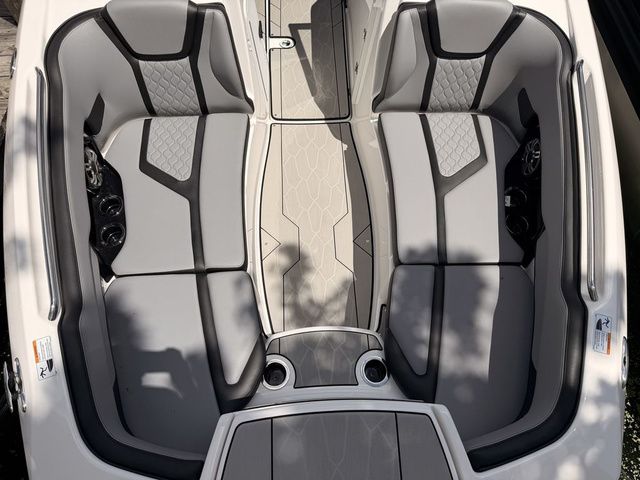 2026 Yamaha Boats 255XE - 9