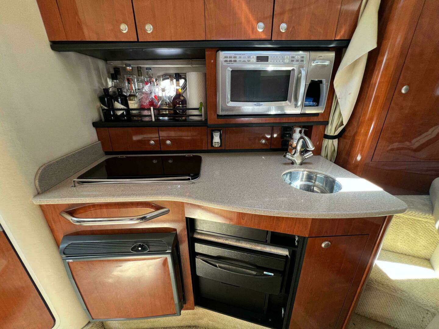 2007 Sea Ray 310 Sundancer - Image 13